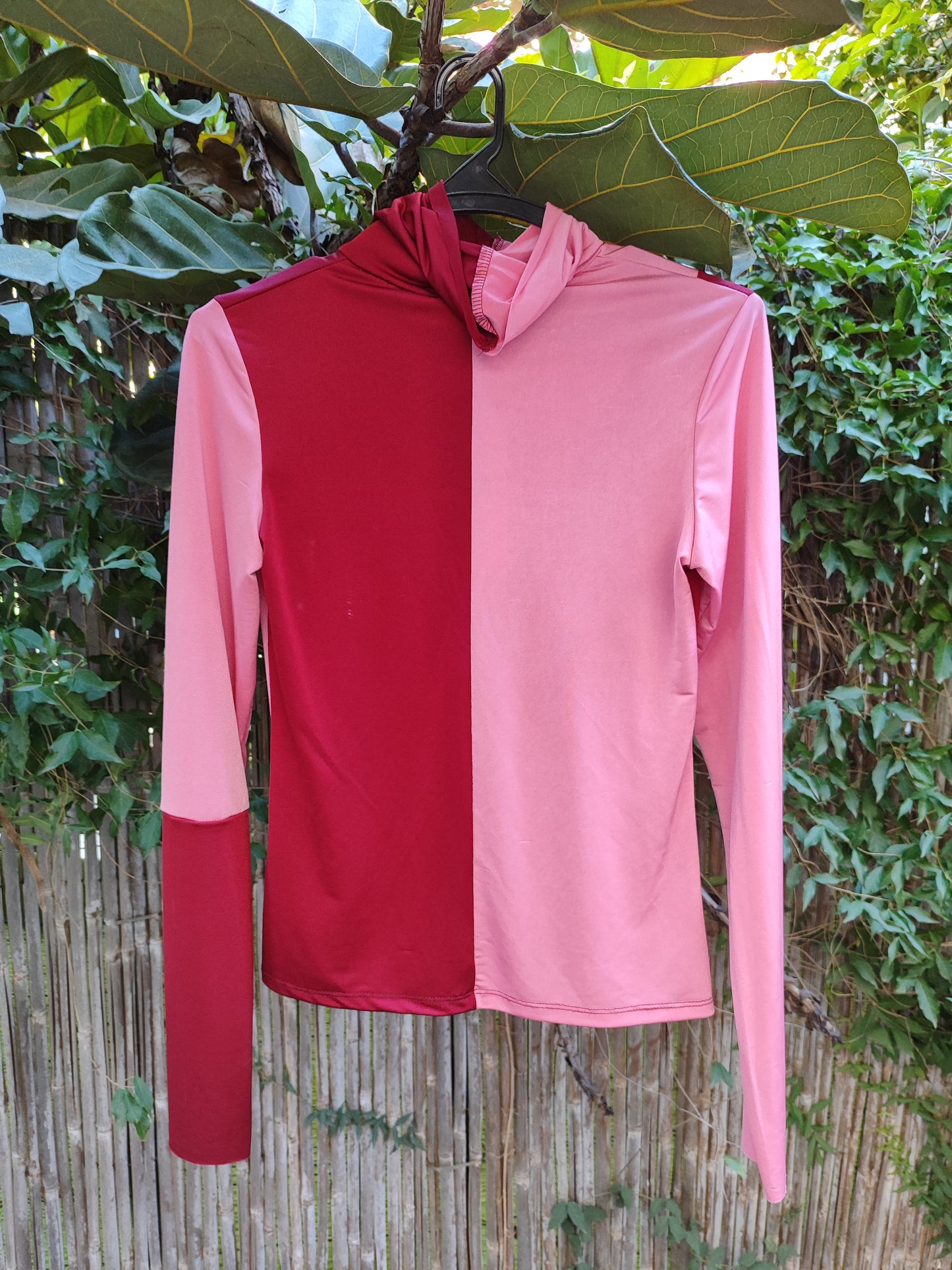  Shahar Avnet חולצה גולף ורוד ודובדבן  - Image 4 by Shahar Avnet