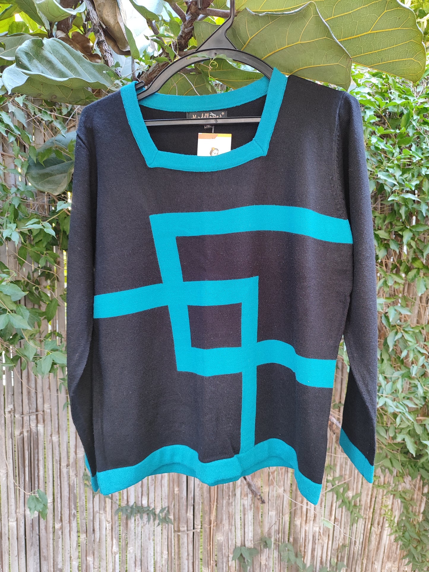 סוודר וינטג' במבוך טורכיז על רקע שחור - Image 5 by Madflower