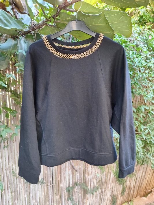  Zara חולצה שחורה בצאוורון שרשרת  - Image 3 by Zara