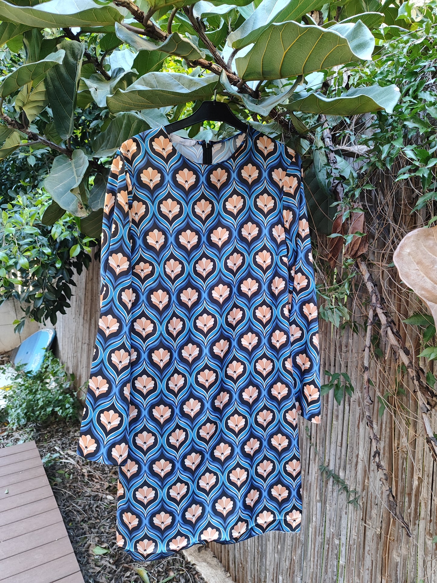 שמלת דקה הדפס רטרו פרחוני  by Mango - Size M-L