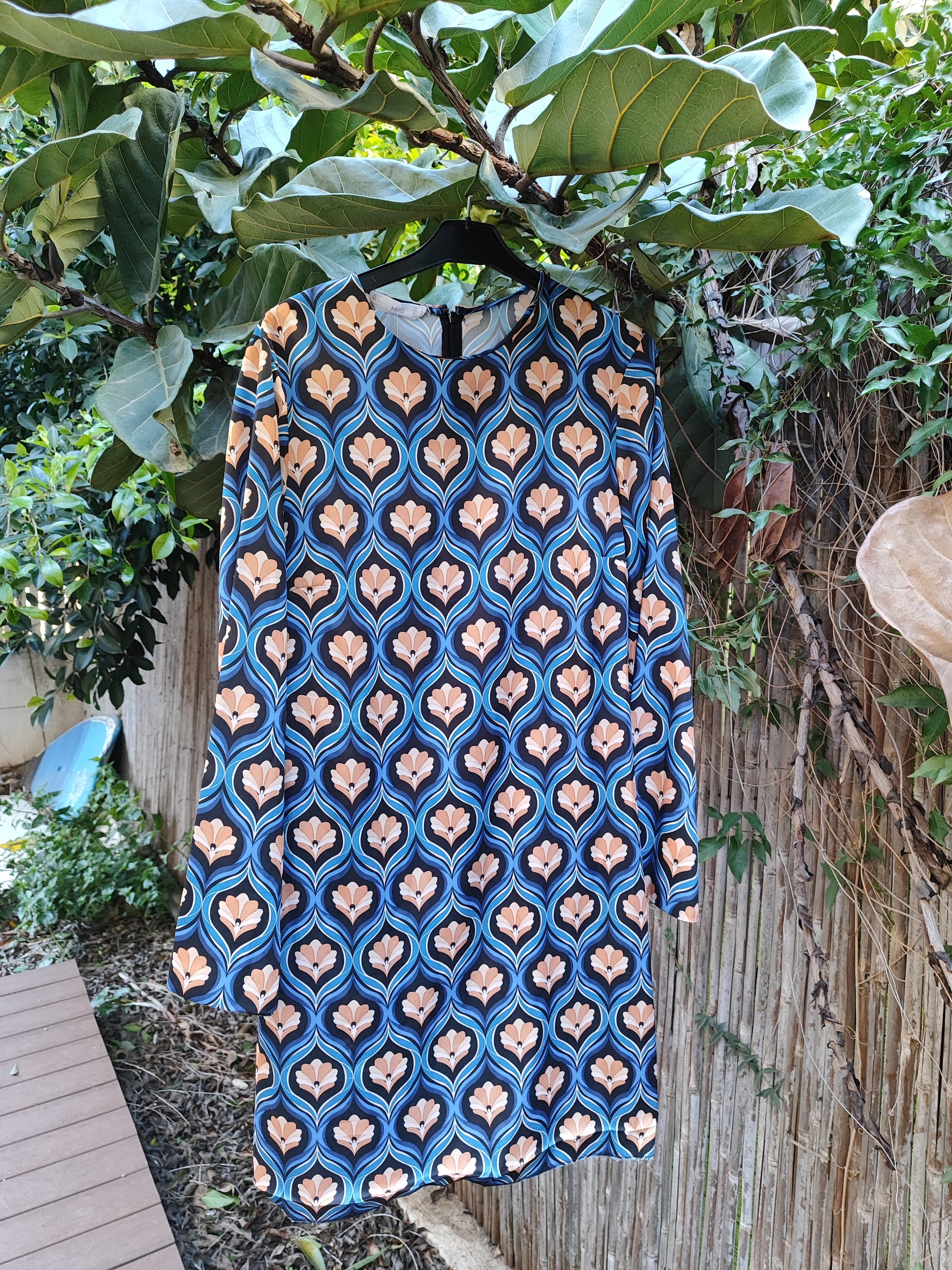 שמלת דקה הדפס רטרו פרחוני  by Mango - Size M-L