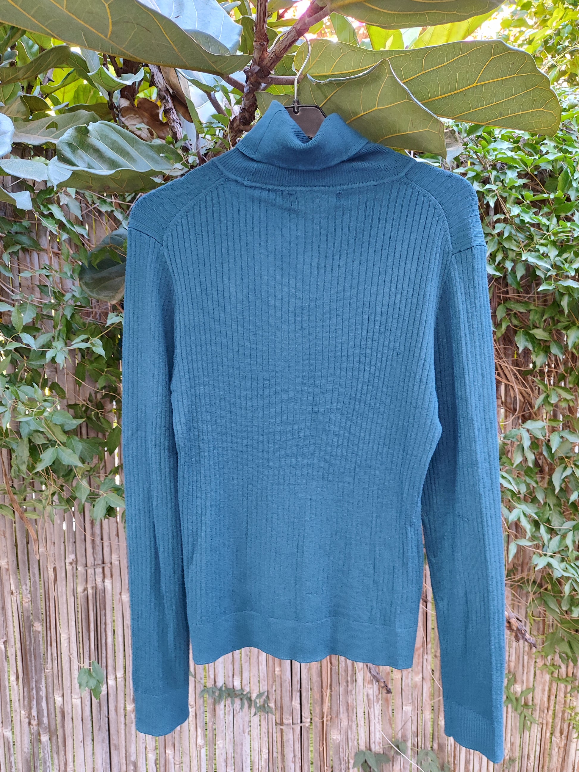 סוודר גולף פסים נעים בצבע טורקיז כהה - Image 3