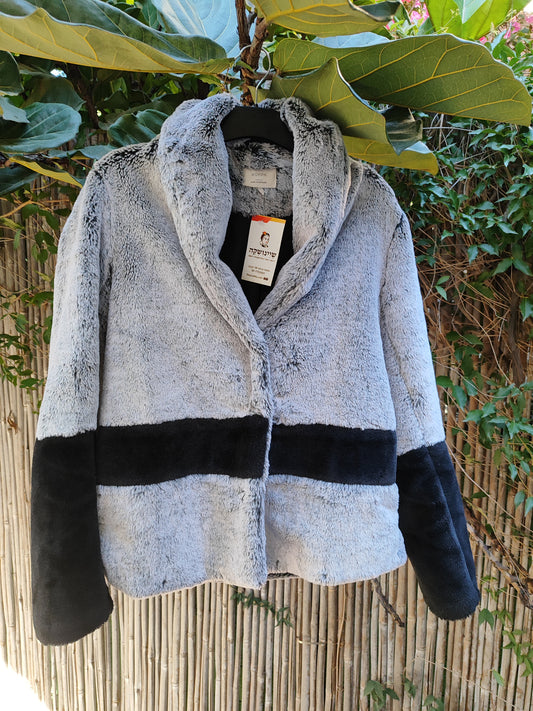 מעיל פרוותי פלפיי אפור-שחור בפס חוצה - Image 6