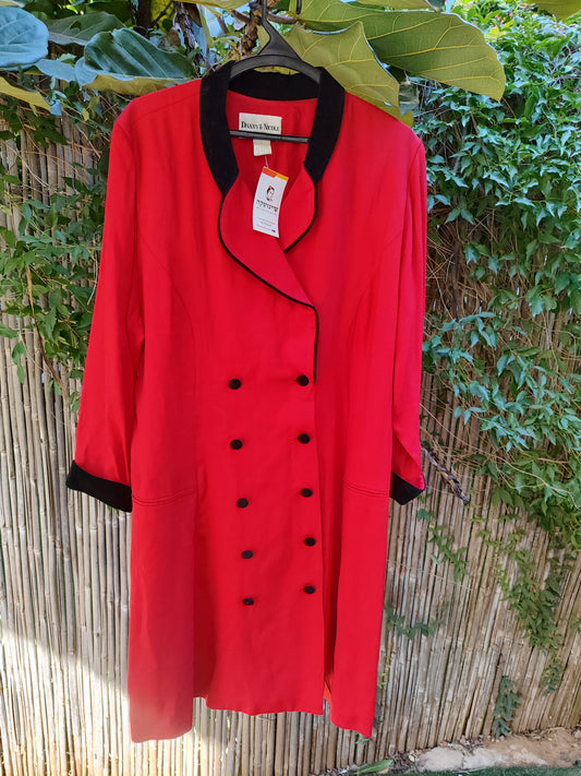   שמלת/ג'קט וינטג' אדומה בכפילות כפתורים צאוורון קטיפתי שחור - Image 3 by Danny & Nicole