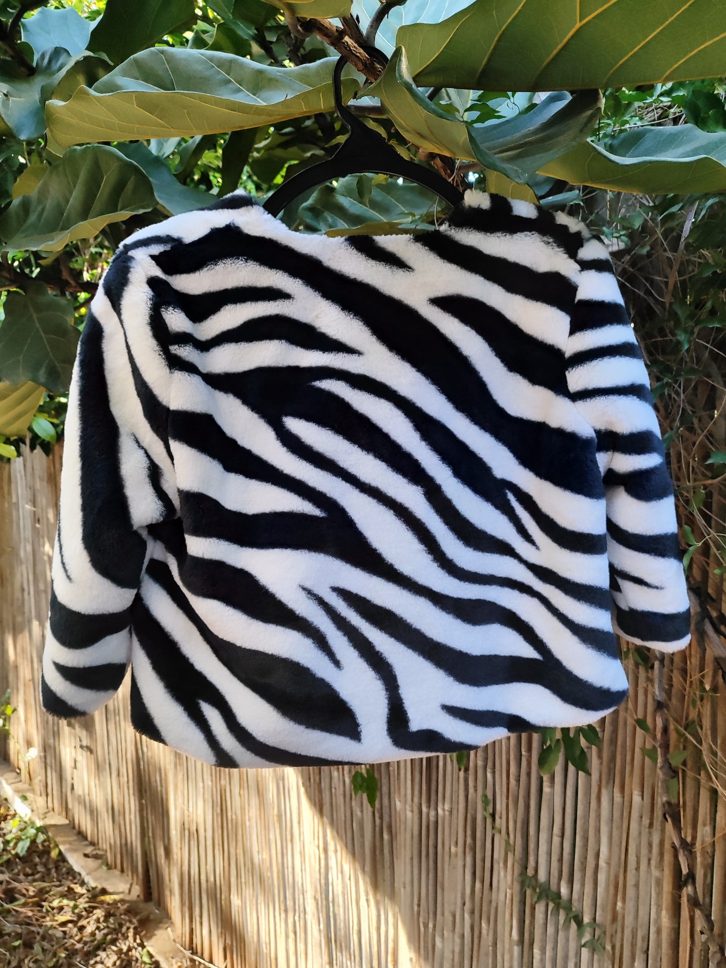 ז'קט פרוותי קרופ זברה שחור לבן - Image 5