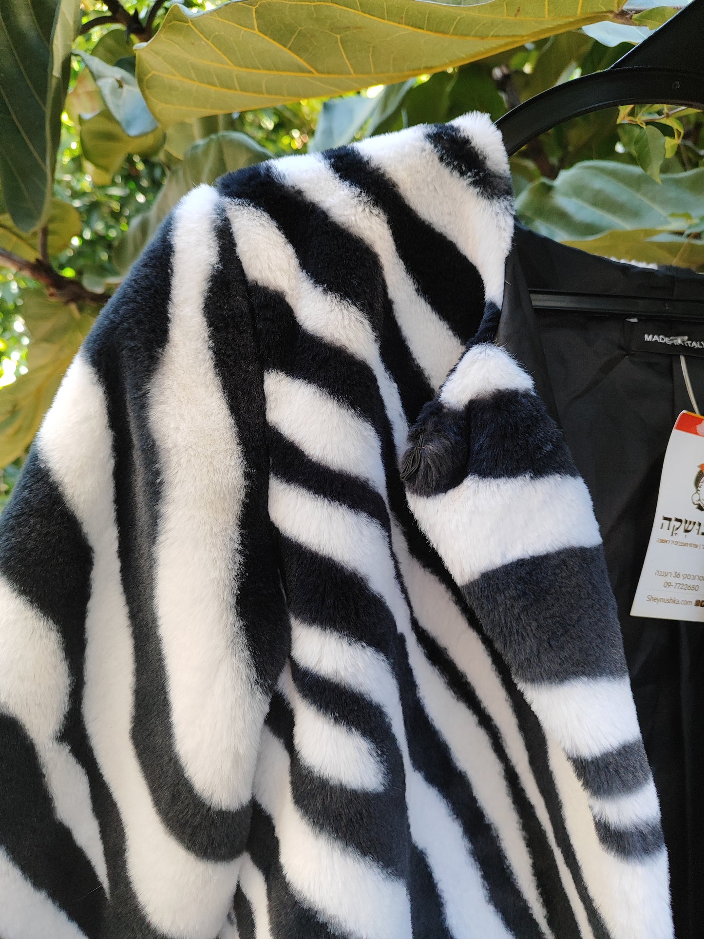 ז'קט פרוותי קרופ זברה שחור לבן - Image 6