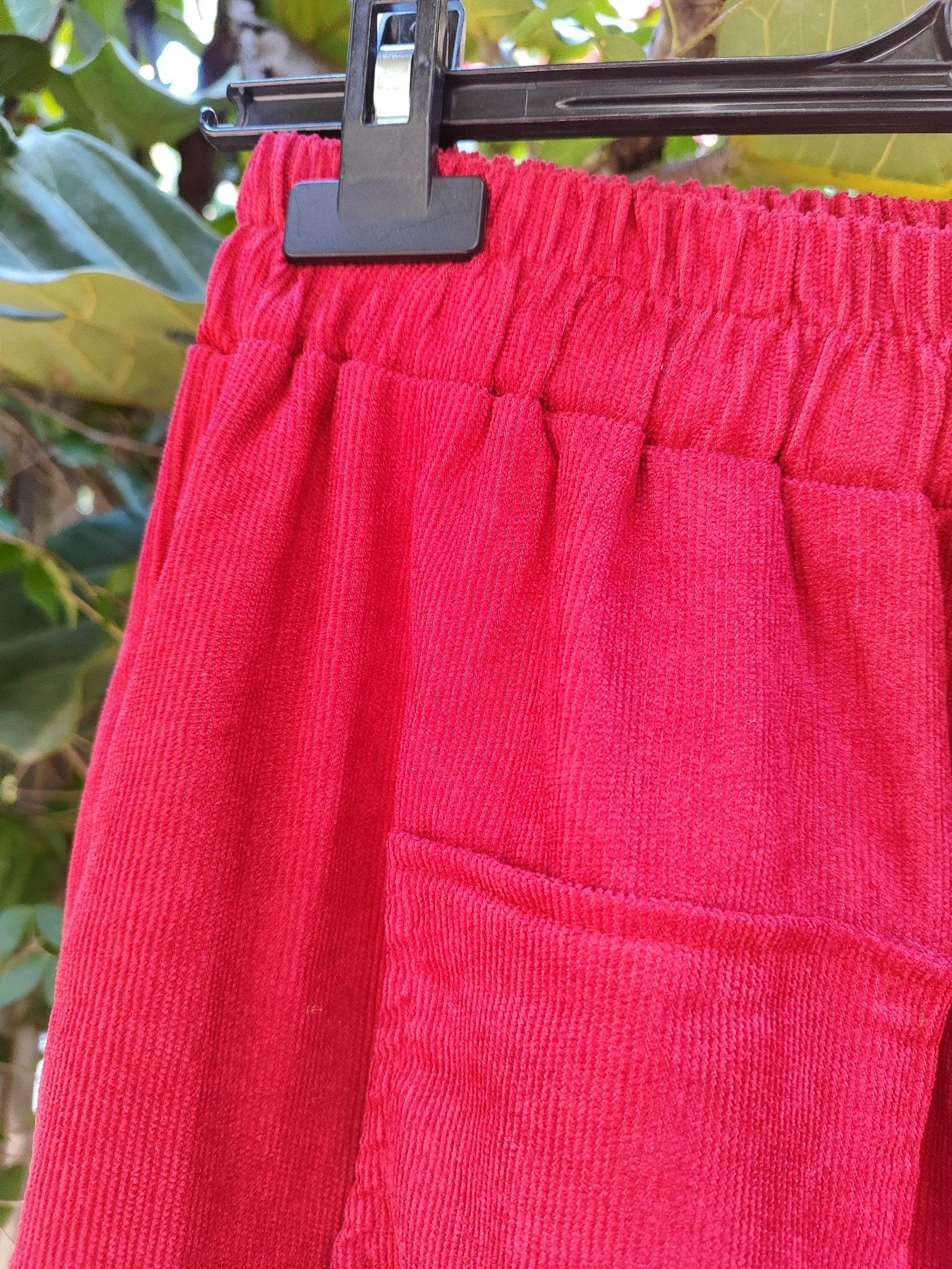 מכנסיים אדומים קורדרויי בכיסים מרובעים במראה וינטג' - Image 4