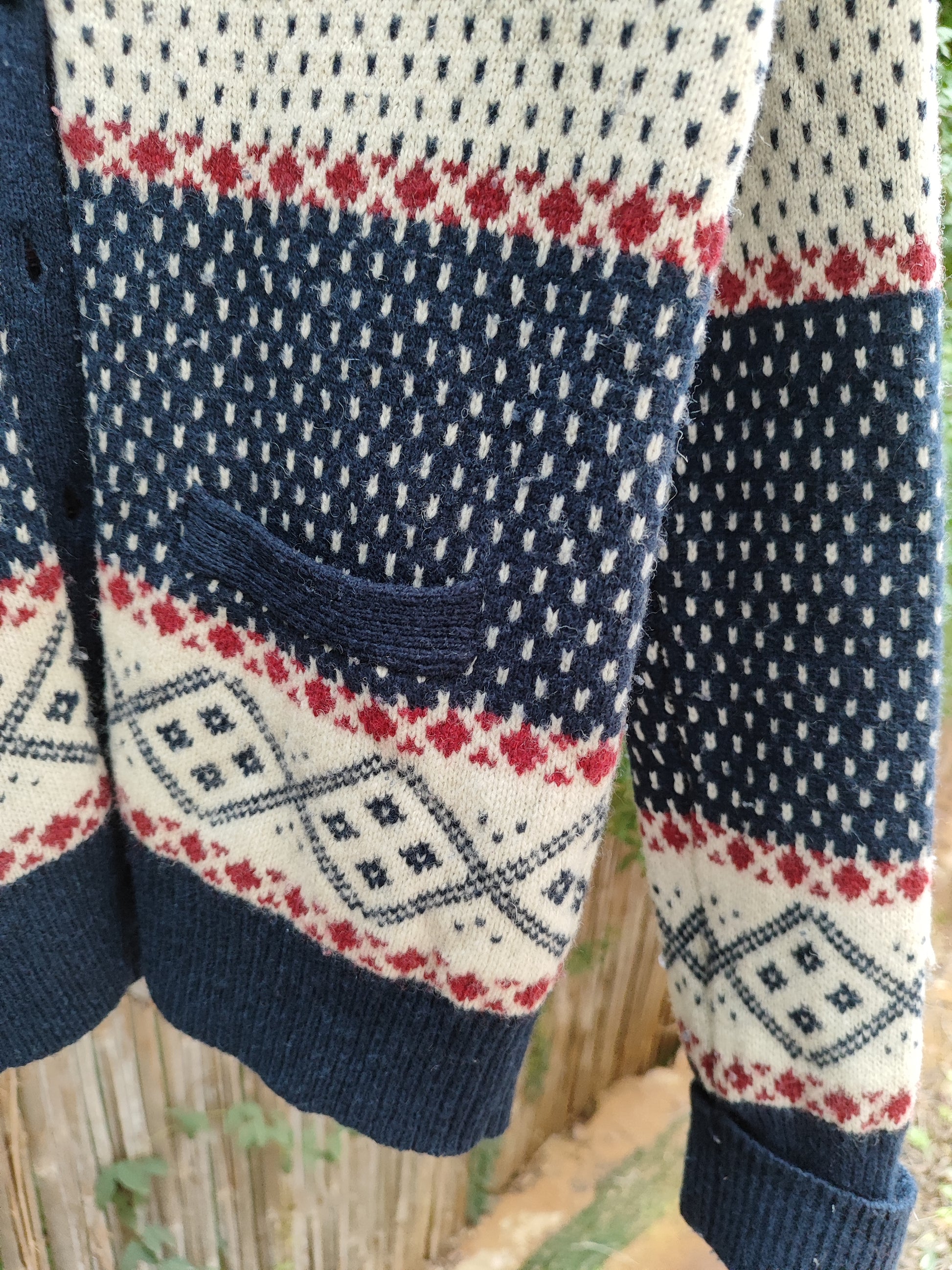 קרדיגן קריסמס בצבעי כחול אדום לבן  - Image 5 by Zara Knit