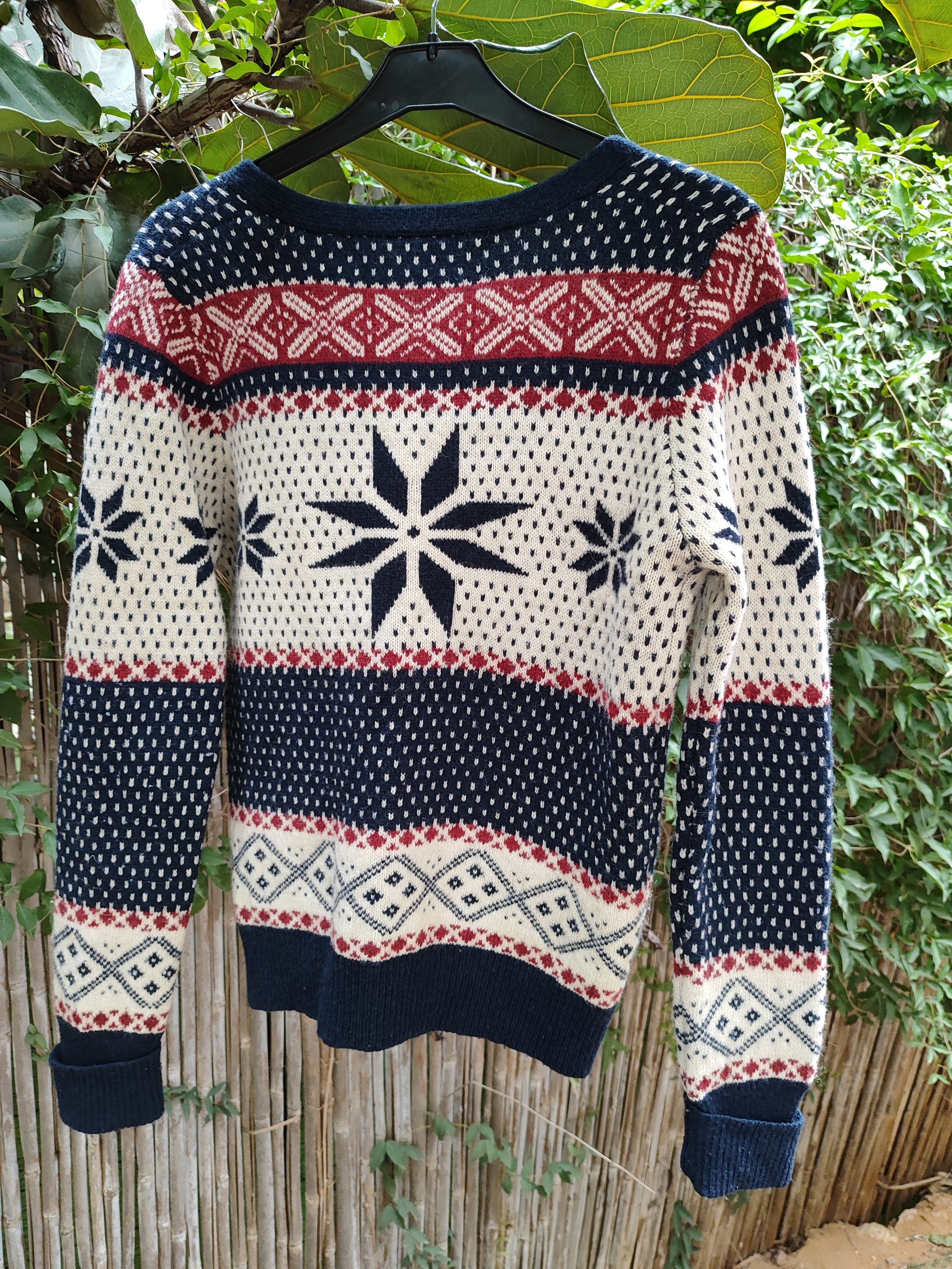 קרדיגן קריסמס בצבעי כחול אדום לבן  - Image 4 by Zara Knit