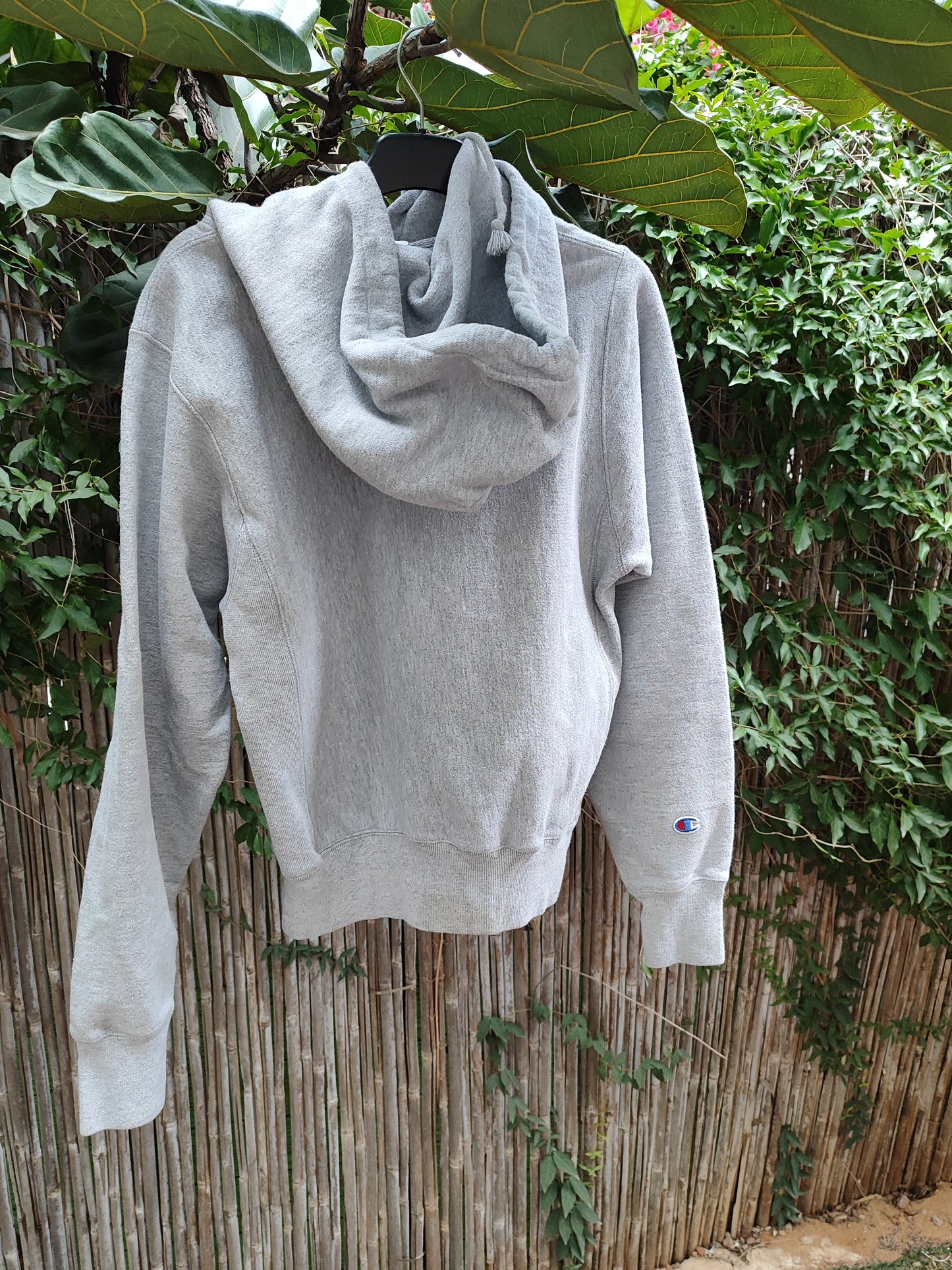 Champion קפוצ'ון אפור בחותמת ורודה - Image 4 by Champion