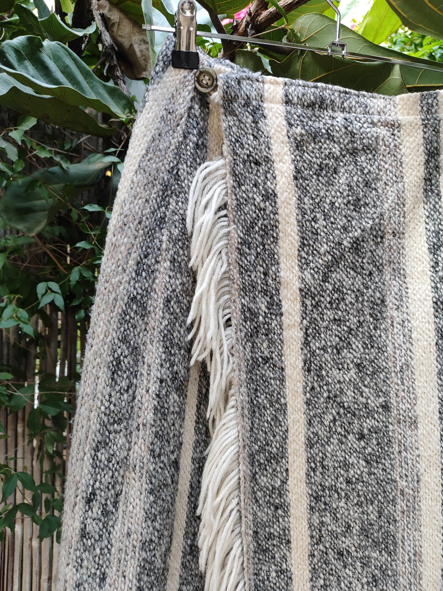 חצאית מעטפת פסים צמר וינטג'ית אפור לבן בפרזים - Image 5