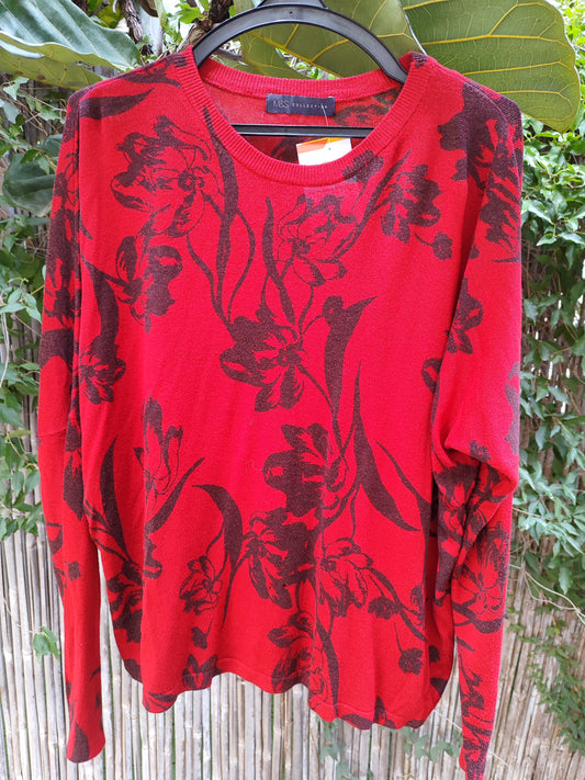  M&S סוודר אדום בפרחים שחורים - Image 3 by M&S