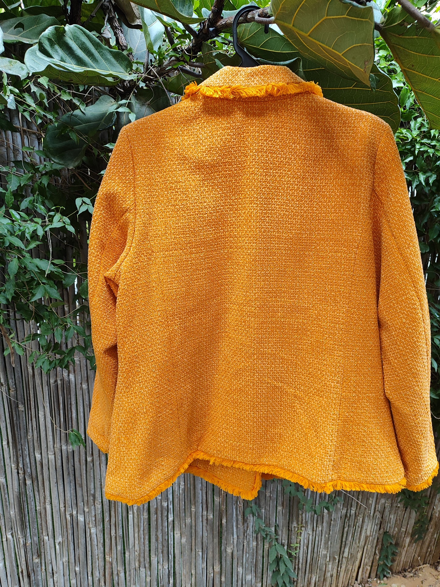 ג'קט כתום בכפתורים כפולים ופרנזים - Image 2 by ONOT