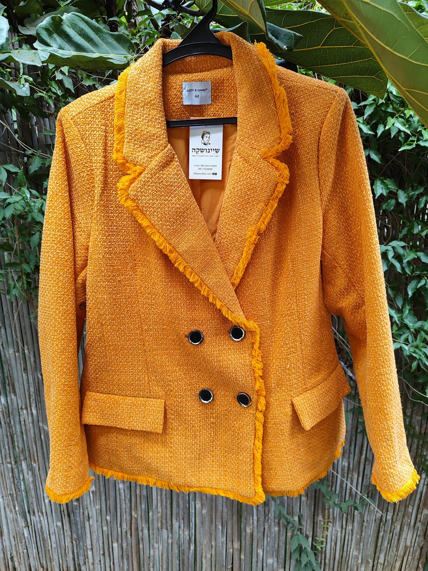 ג'קט כתום בכפתורים כפולים ופרנזים - Image 4 by ONOT