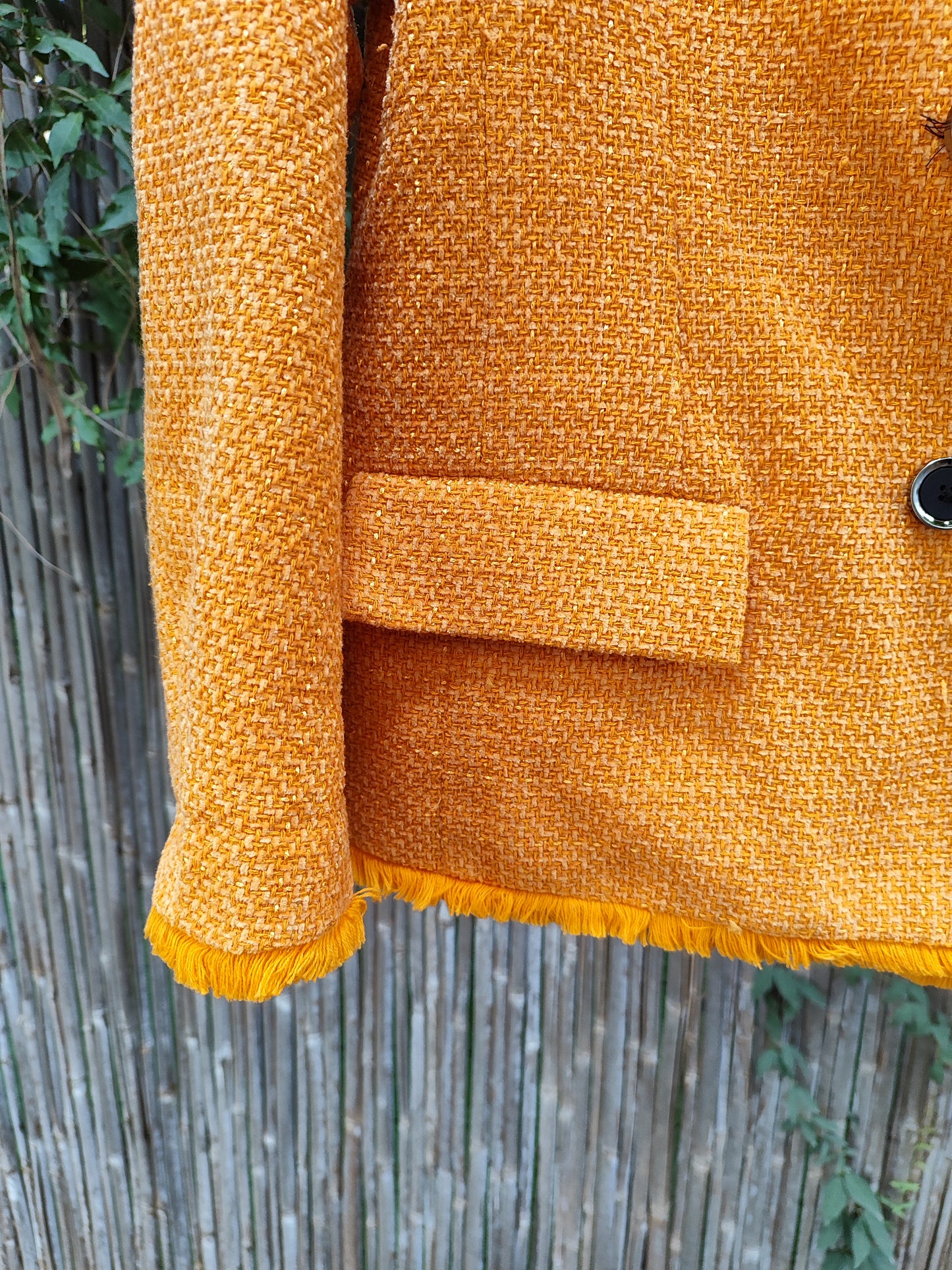 ג'קט כתום בכפתורים כפולים ופרנזים - Image 3 by ONOT