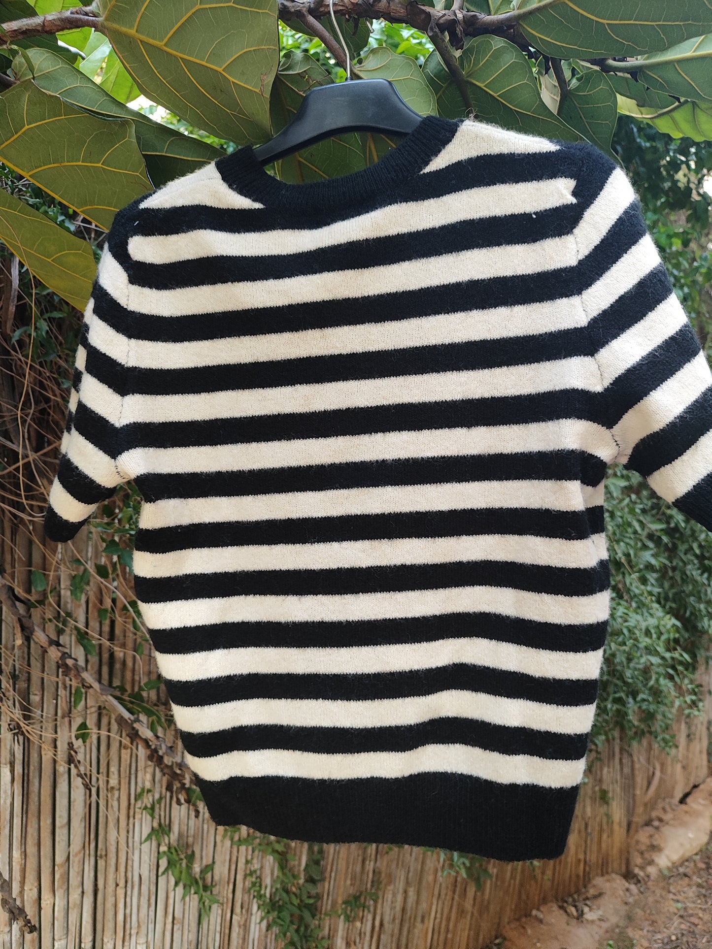 חולצת פסים סריג שחור לבן קצרה   - Image 2 by H&M