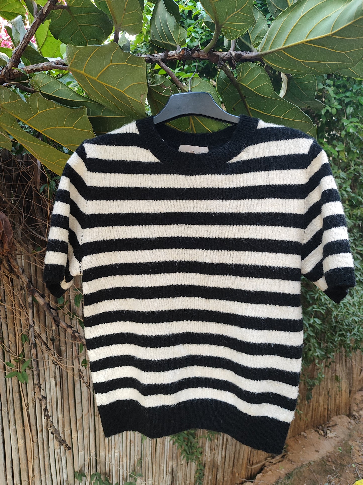 חולצת פסים סריג שחור לבן קצרה   - Image 3 by H&M