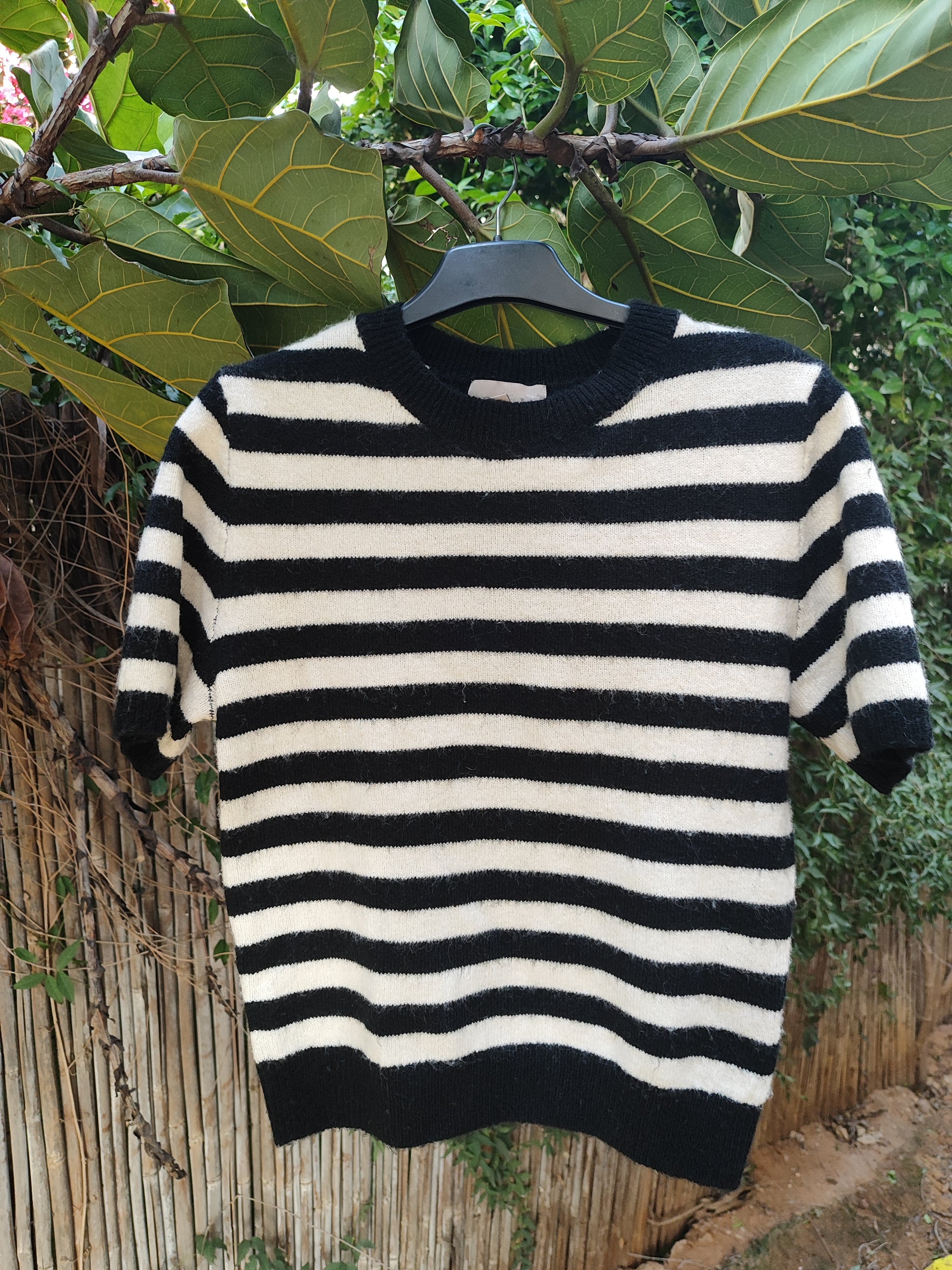 חולצת פסים סריג שחור לבן קצרה   - Image 3 by H&M