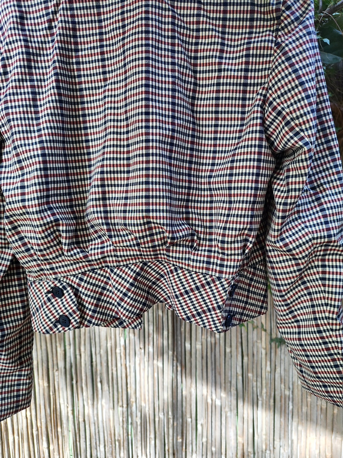 ג'קט וינטג' משובץ  שחור אפור אדום לבן  בסיומת כפתורים  - Image 2