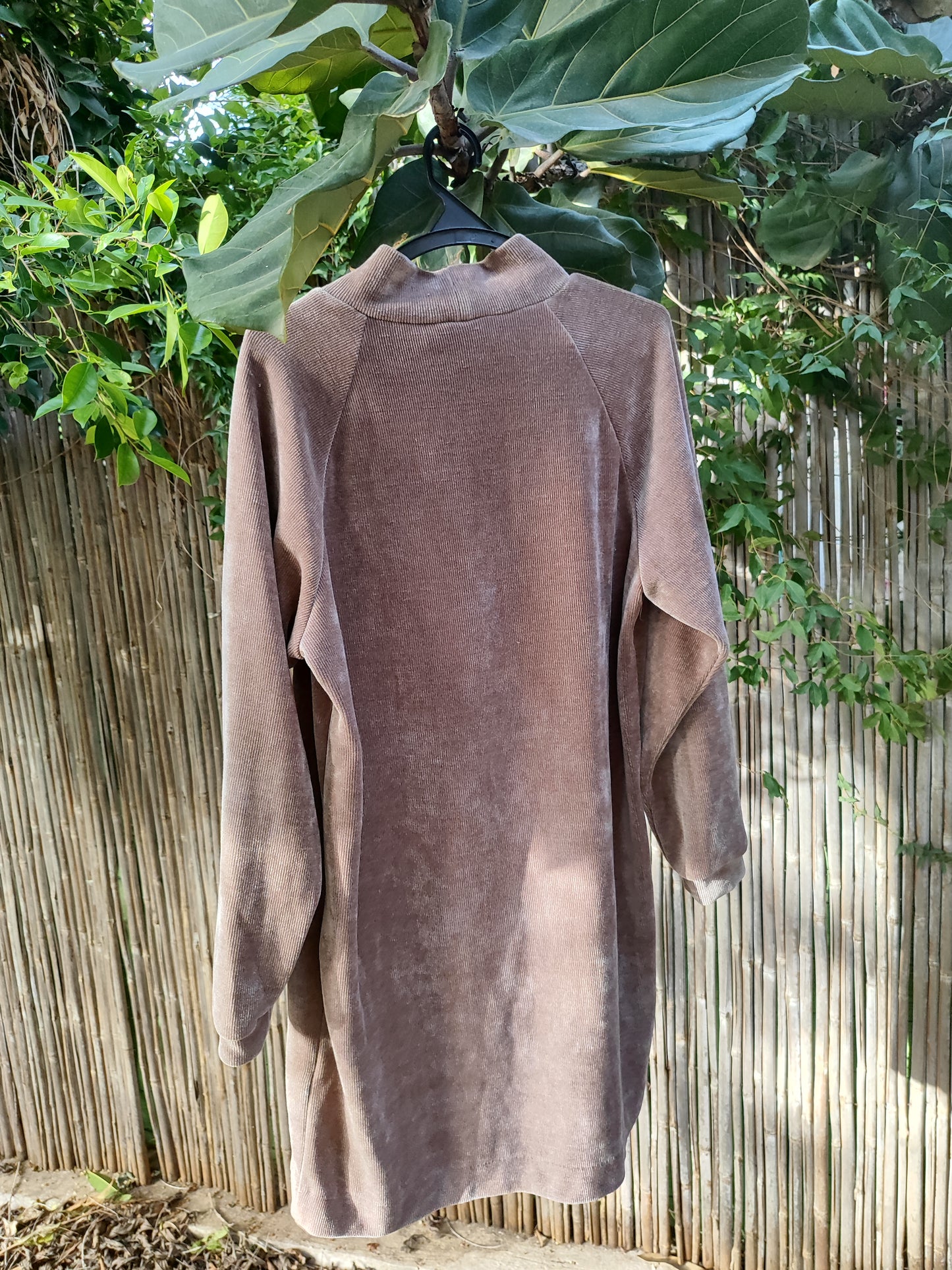 רונן חן. שמלת גולף קורדרויי קטיפתית בצבע ע מוקה - Image 3 by Limited by ronen chen