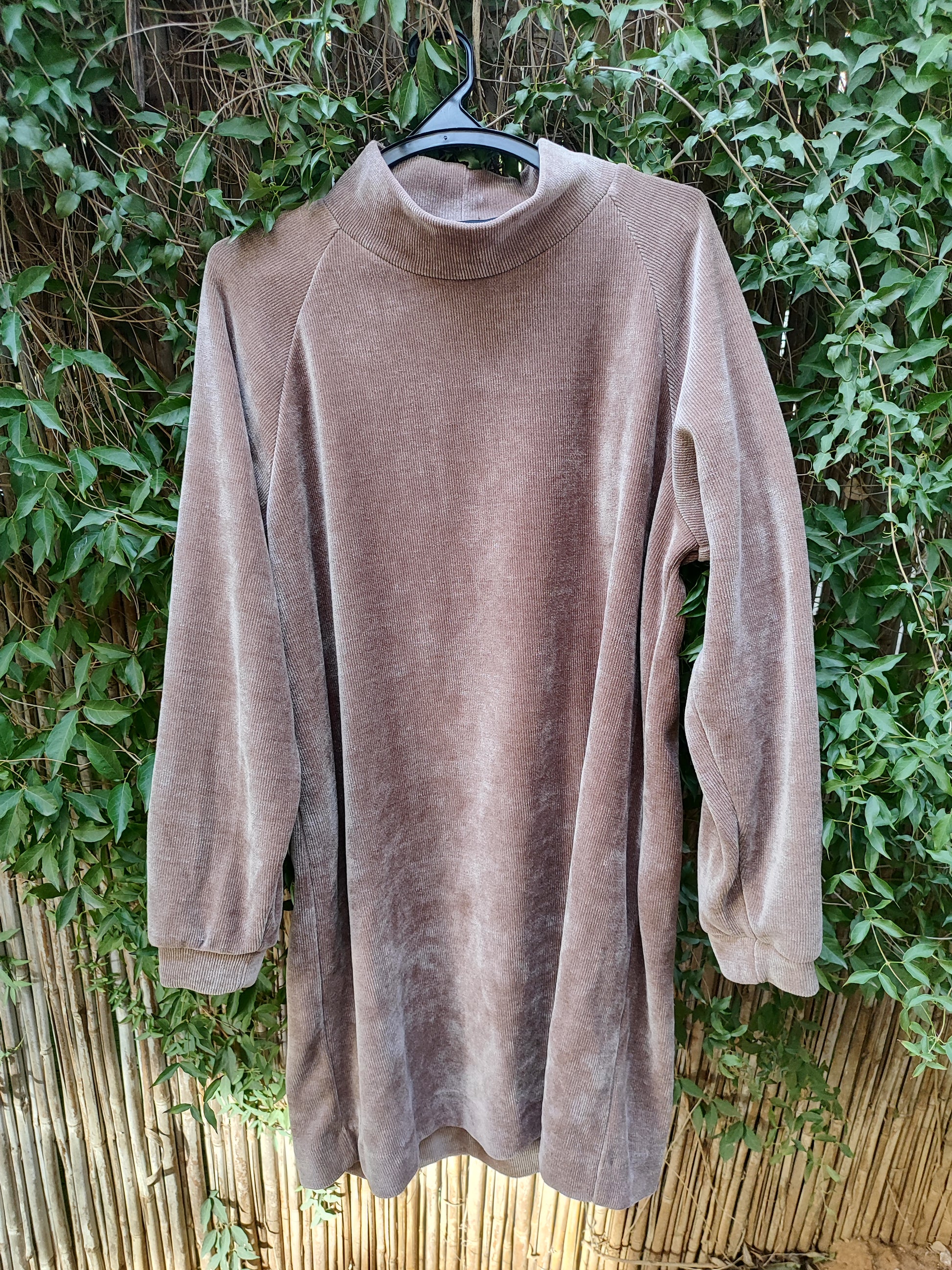 רונן חן. שמלת גולף קורדרויי קטיפתית בצבע ע מוקה - Image 5 by Limited by ronen chen