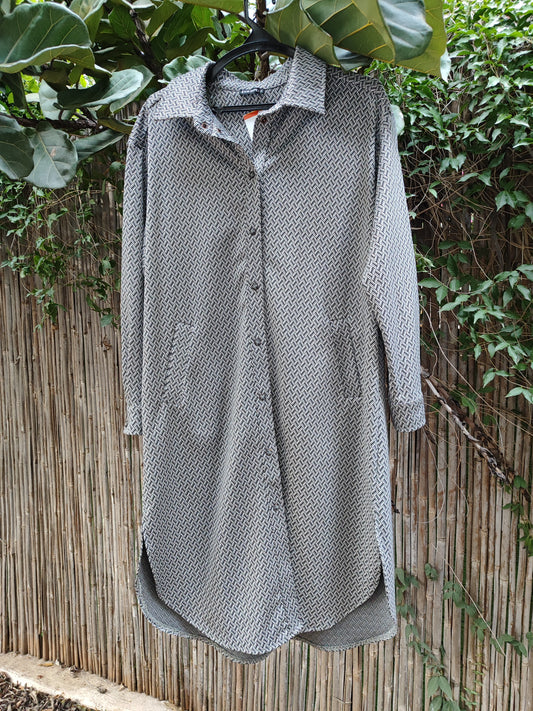 אריסטו שמט. שמלה משובצת בגווני אפור במראה וינטג' בכפתורי אבן  - Image 5 by אריסטו שמט