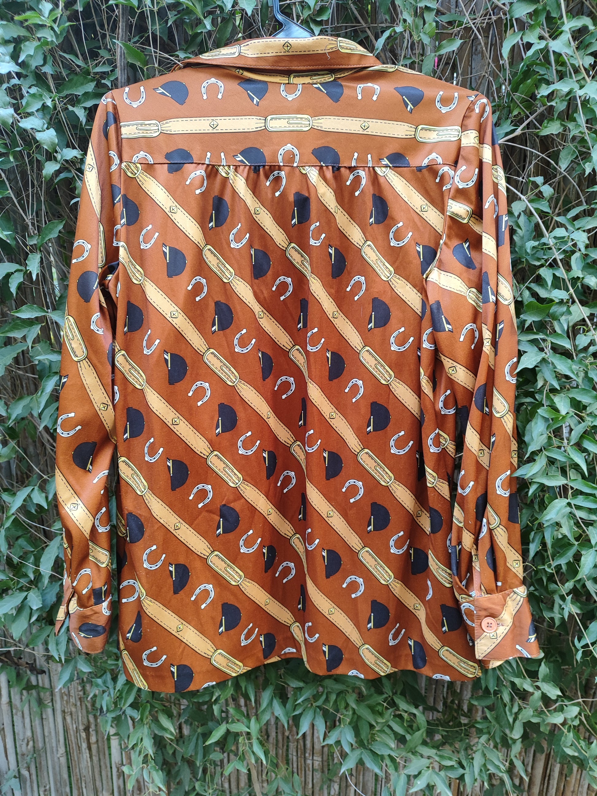 חולצה וינטג' חומה דוגמת פרסות מידה m - Size M