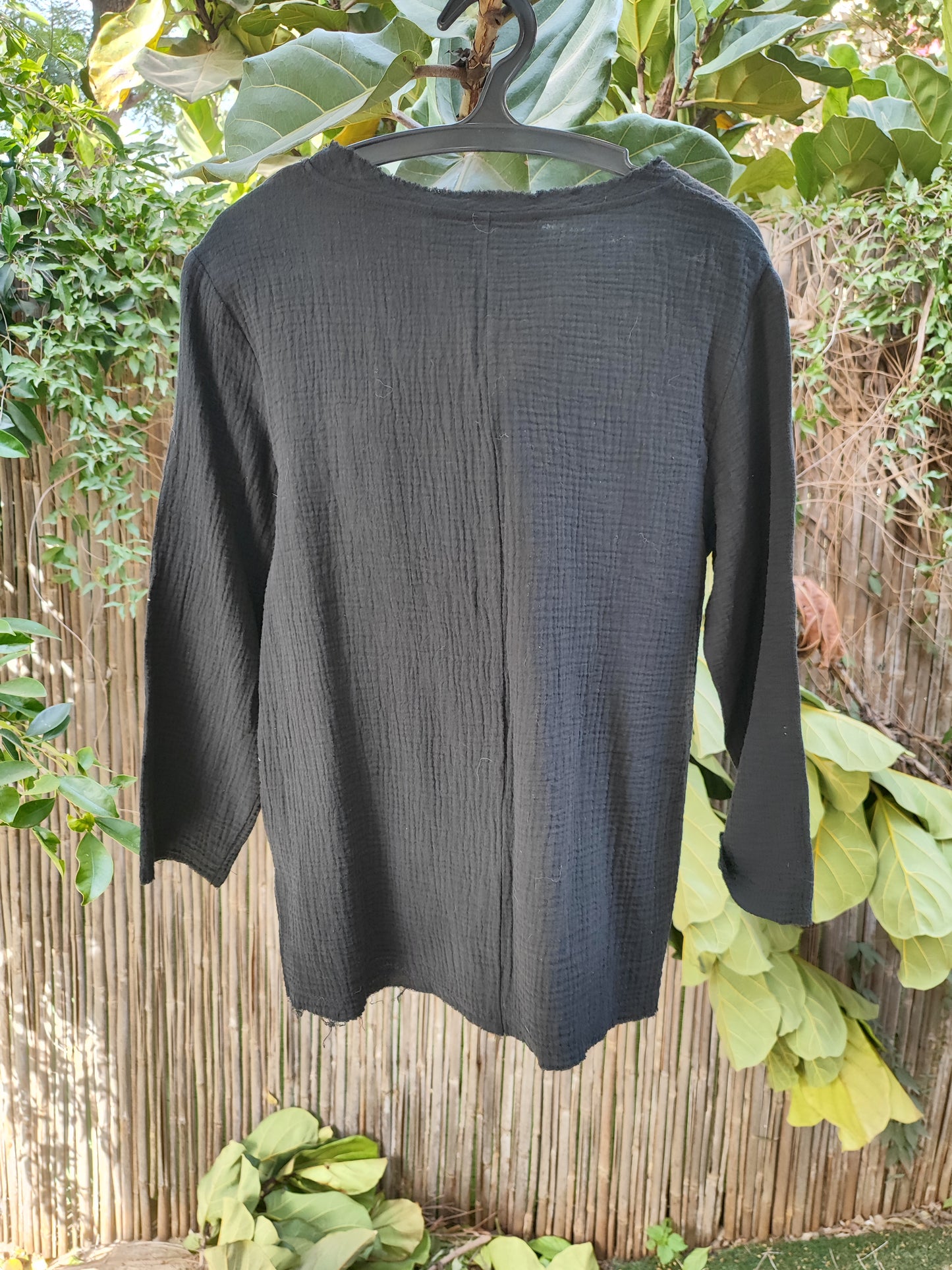 חולצת כותנה שחורה by Emiliet - Size S-M