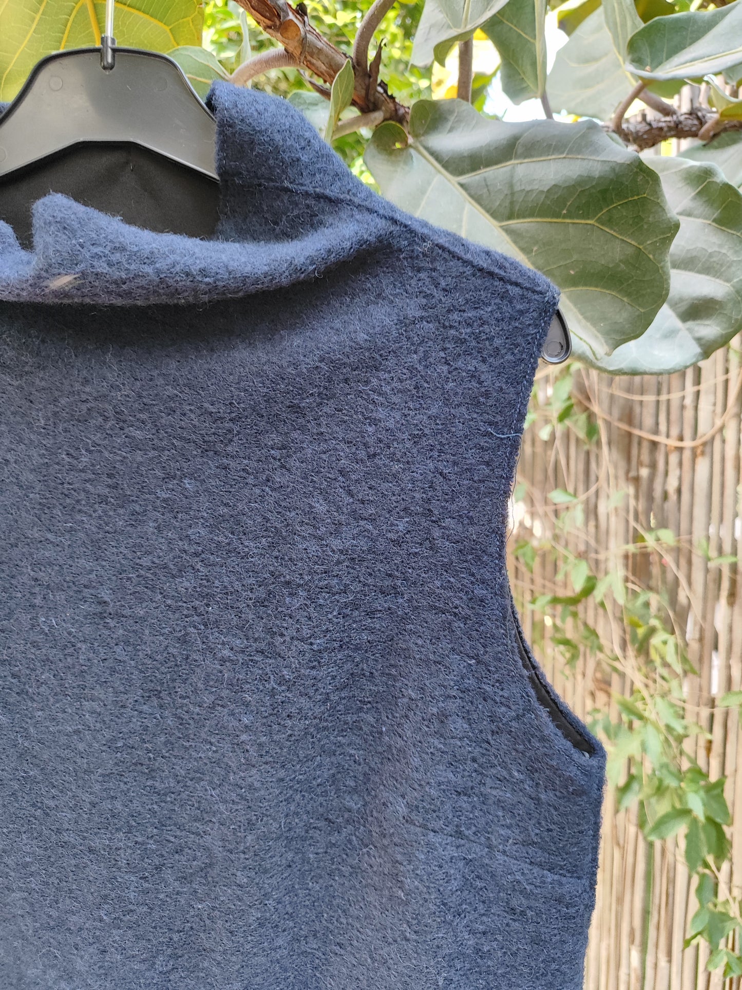 שמלה. גולף. כחולה קלאסית מצמר ללא שרוולים - Image 3