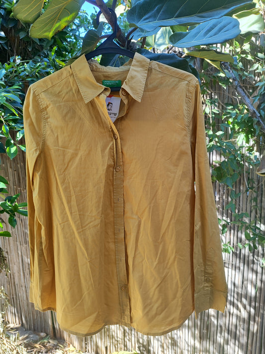 חולצה מוקה מכופתרת קלאסית. Benetton - Image 3 by United Colors of Benetton