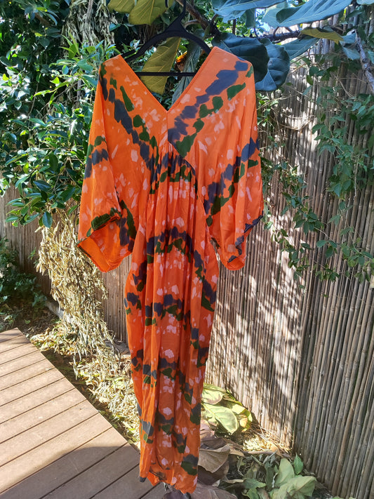 שמל בוהו כתומה בכתמי לבן וירוק. סטלה בירקין - Image 3 by Stella Birkin