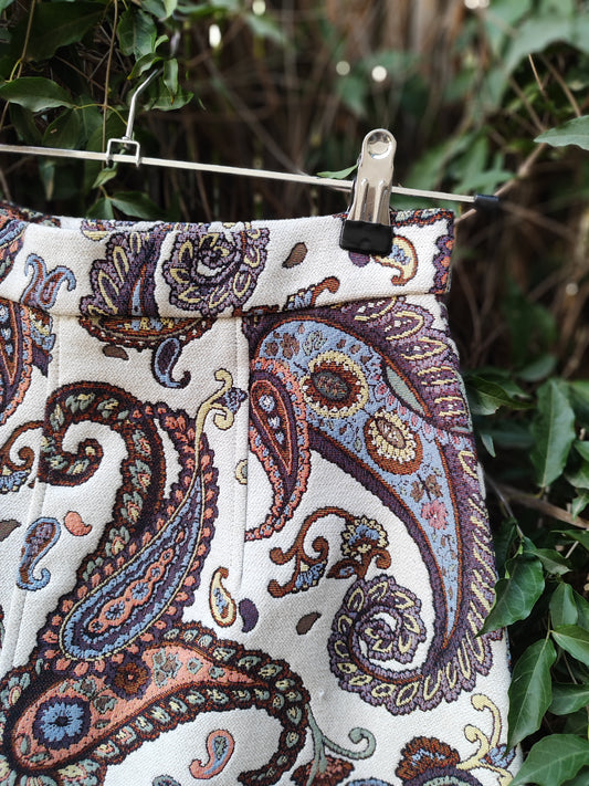 חצאית פייזלי צבעונית על רקע קרם בוהמית עבה בנגיעות זהב by ZARA - Size S