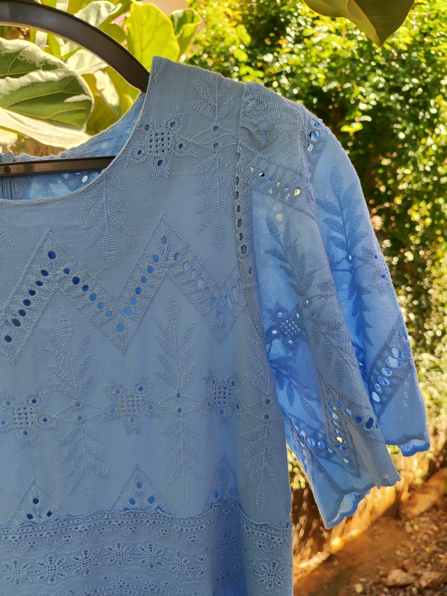 שמלה תכלת רקומה חיננית חגורה מותן מודגשתSeoul - Image 4 by Seoul