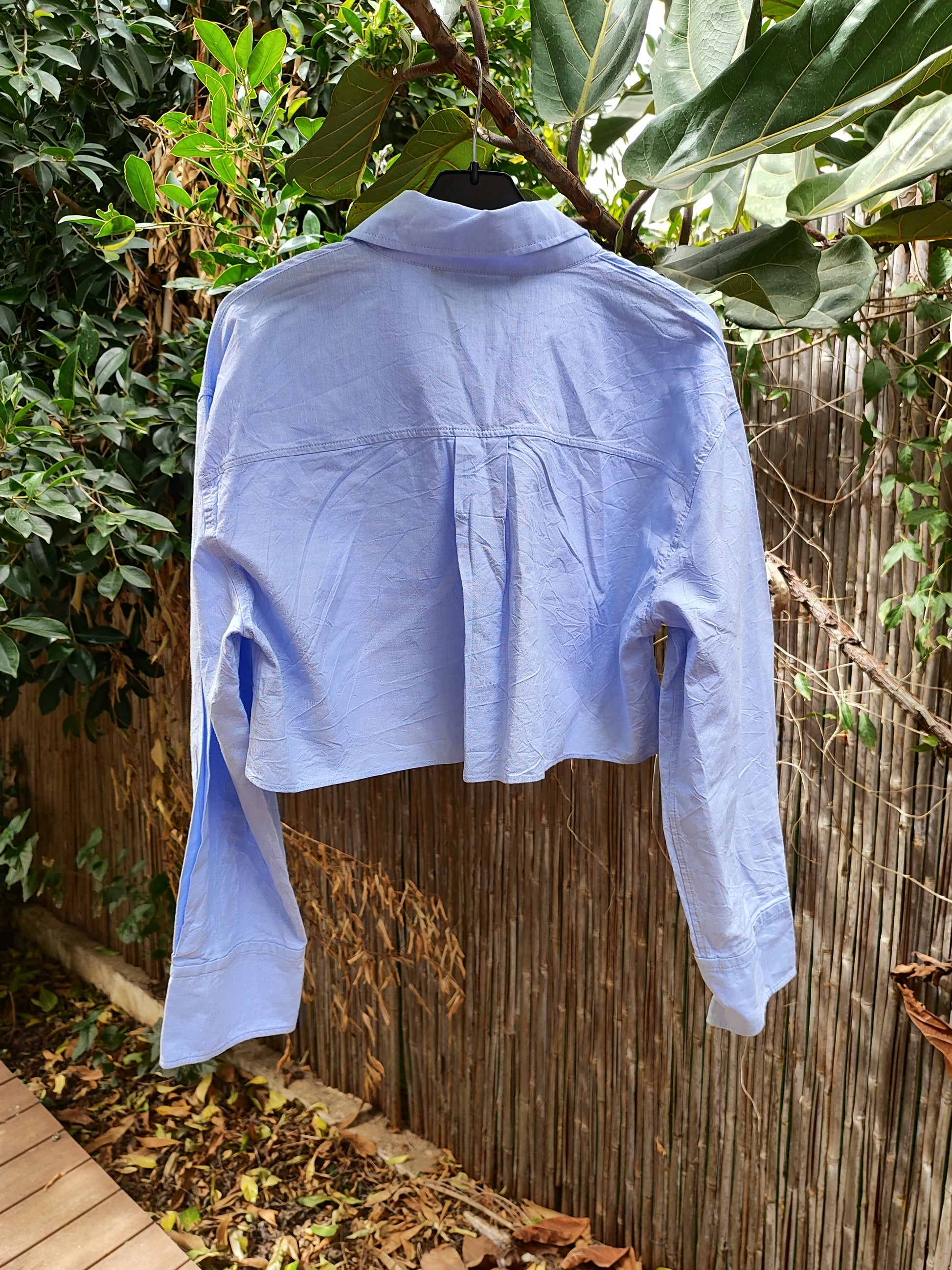 חולצה קרופ רחבה בתכלת עם כיס פורץ ZARA by ZARA - Size S-M