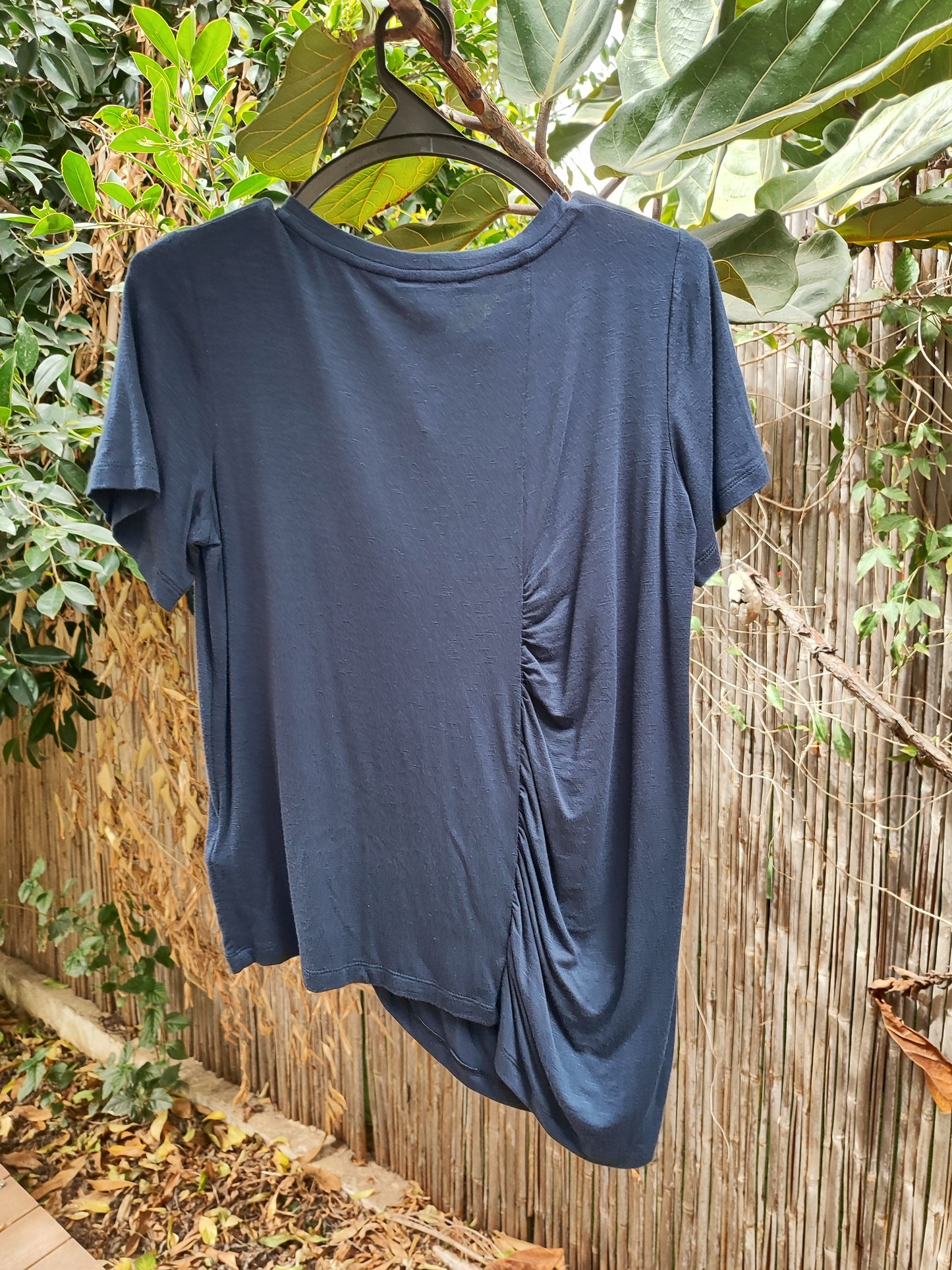 ידש חדש אאוטלט. רונן חן. חולצת אסימטרית בכיווצים כחולה  - Image 2 by רונן חן