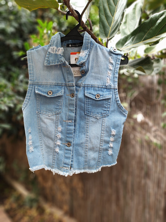 וסט ג׳ינס קרוע שיקי וחתיכי  - Image 5 by Fashion Club