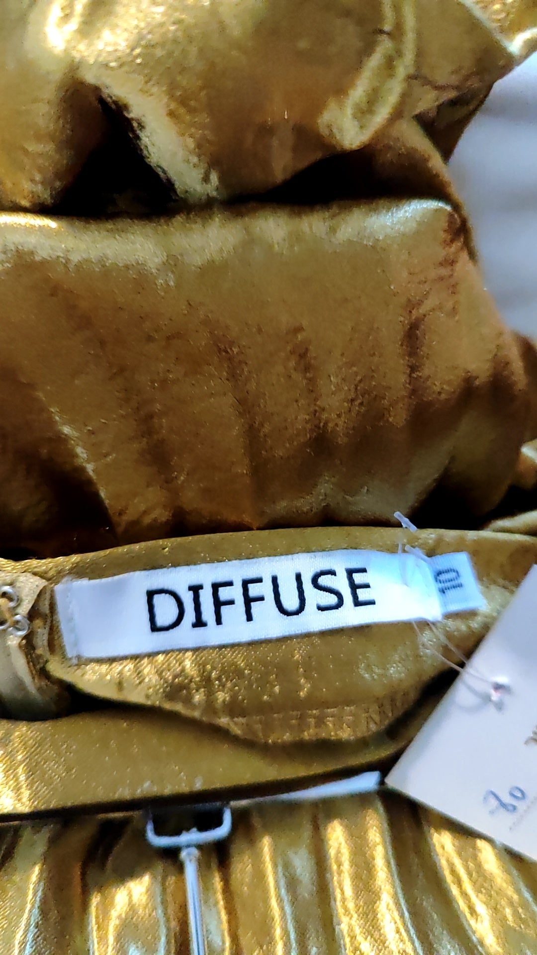 חצאית פליסה זהב נוצץ . DIFFUSE.  - Image 4 by DIFFUSE