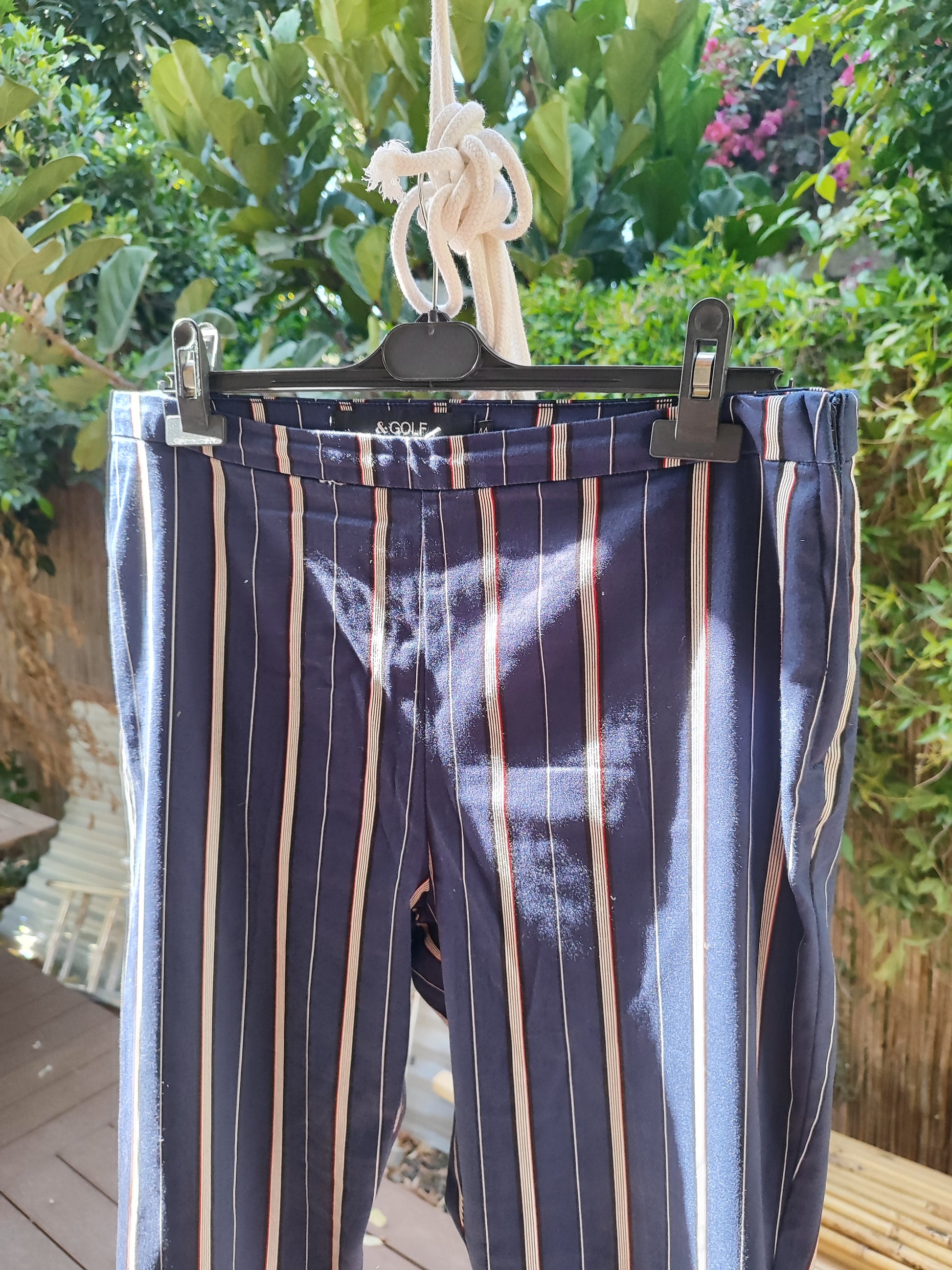 מכנסיים  אלגנטים כחולים פסים לבנים אדום דק - Image 2 by Golf
