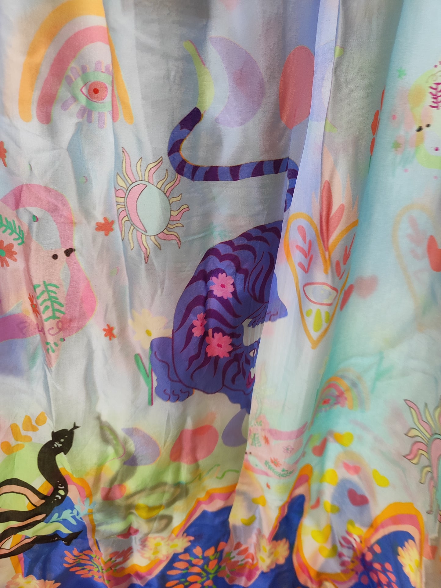 חצאית מקסי בגן חיות ופרחים רקע תכלת - Image 3 by Jill