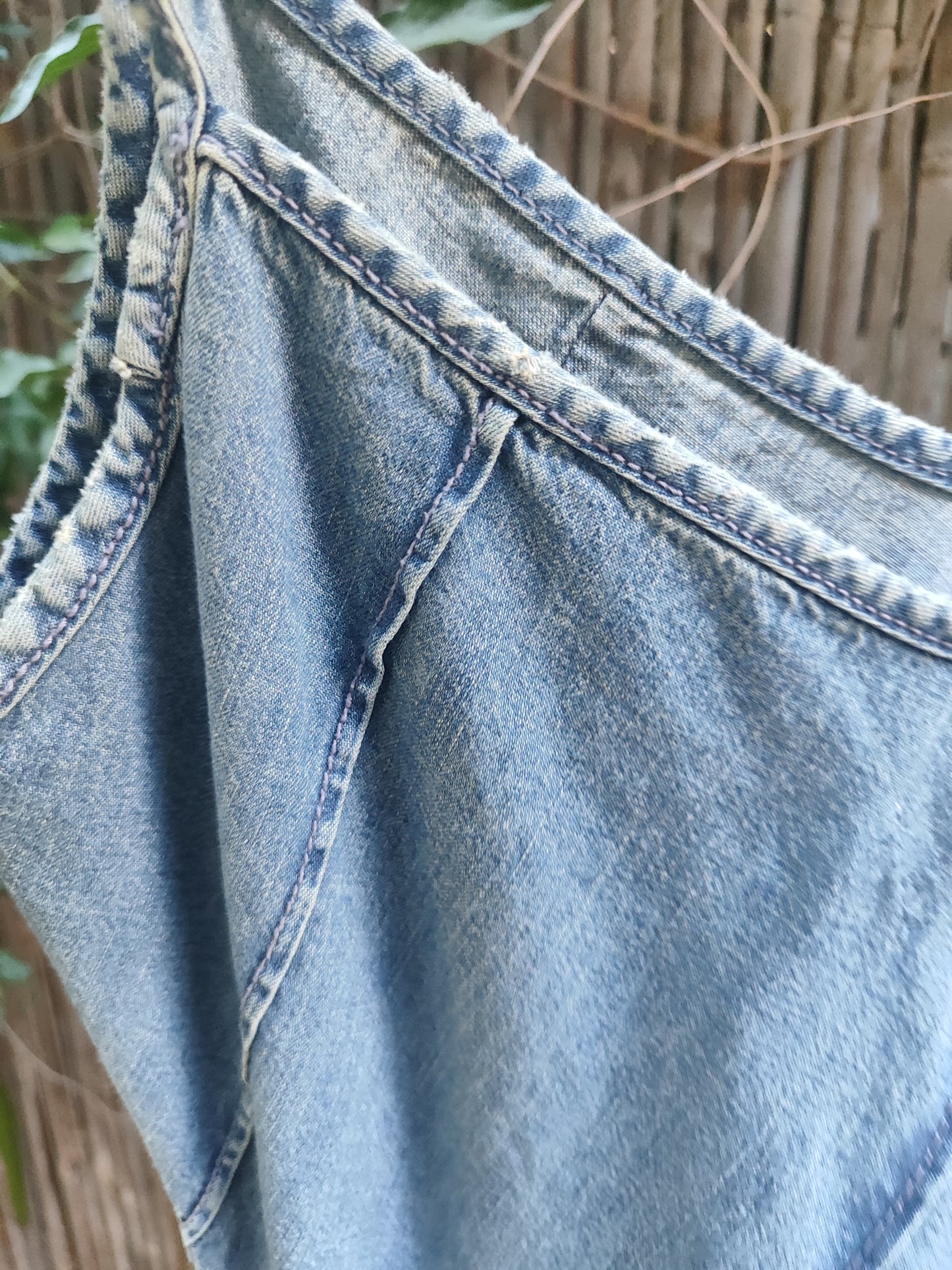 שמלה ג'ינס כחולה כתפיות דקות תפורה אלכסונים.ZARA