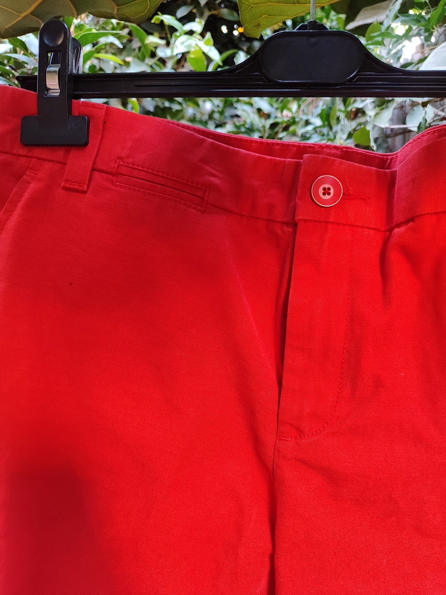 מכנסיים קצרים אדומים קלאסיים KHAKIS BY GAP
