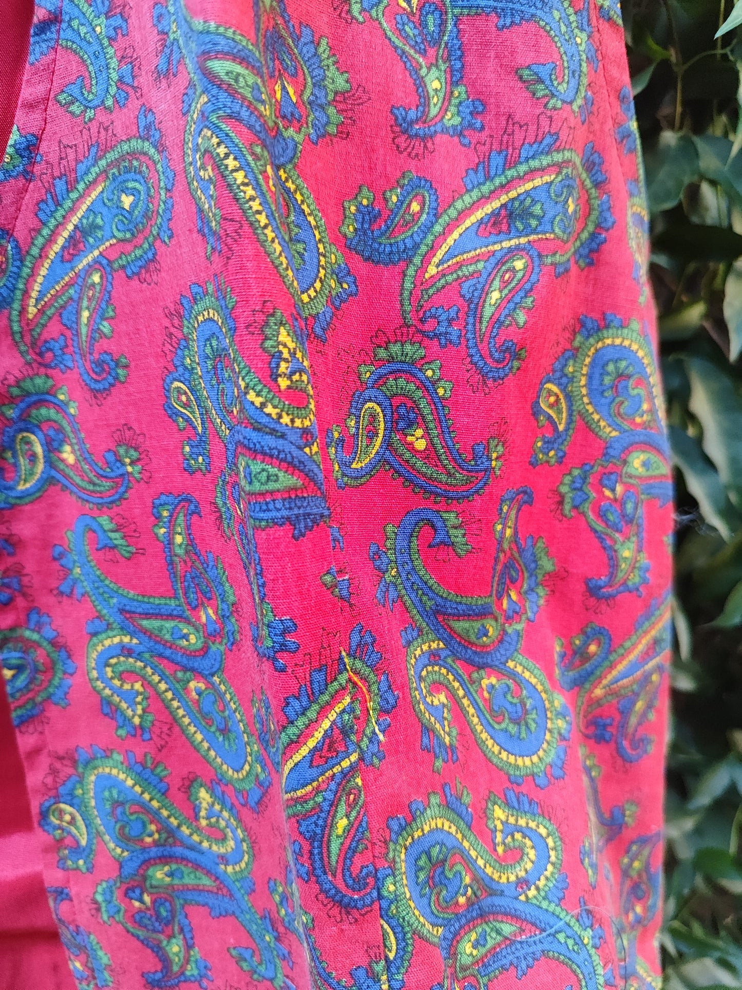 'ווסט אדום פייזלי משגע ללא סגירה . וינטג