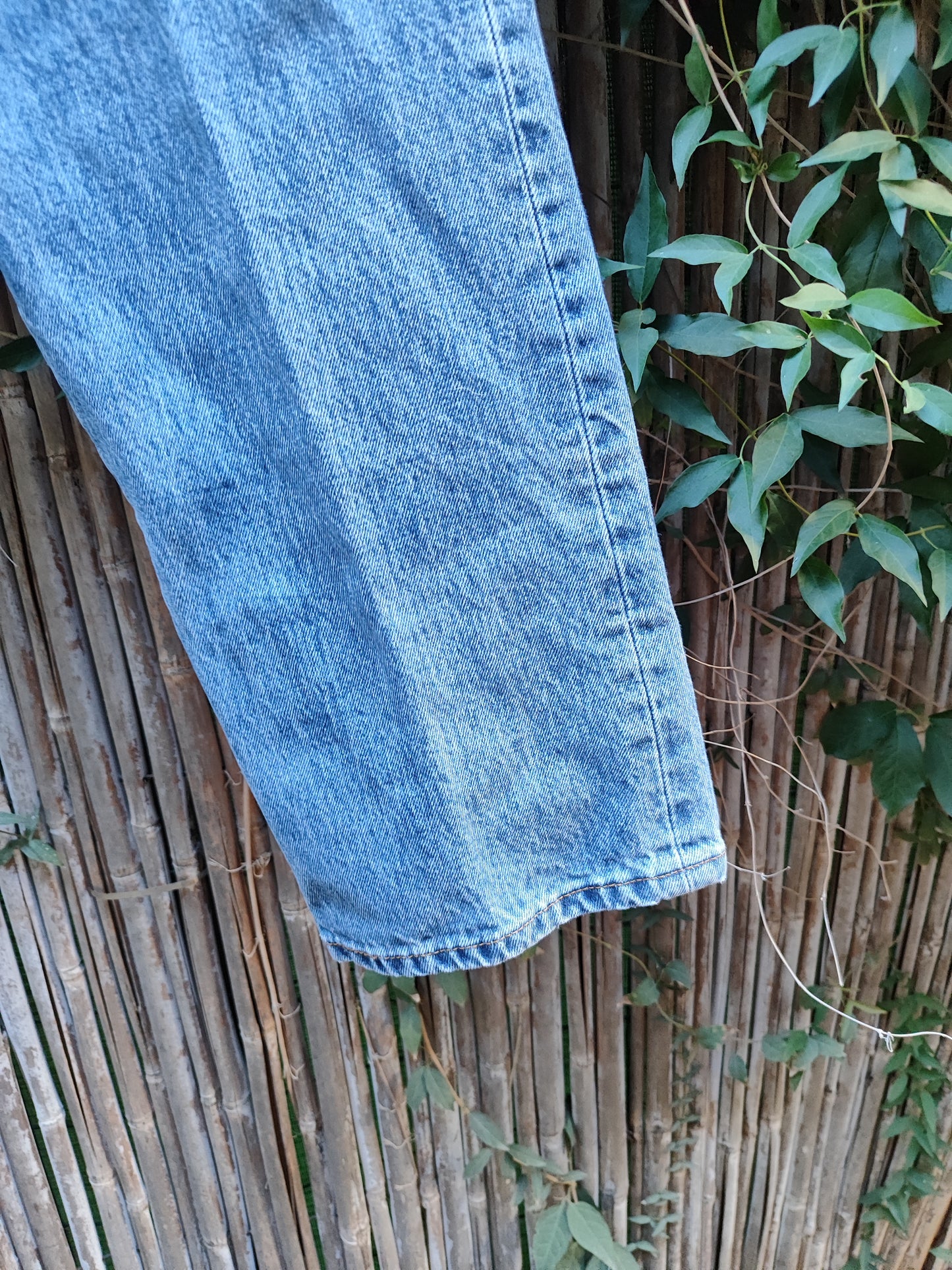 ג'ינס ליוויס 501 . גזרה גבוהה וישרה