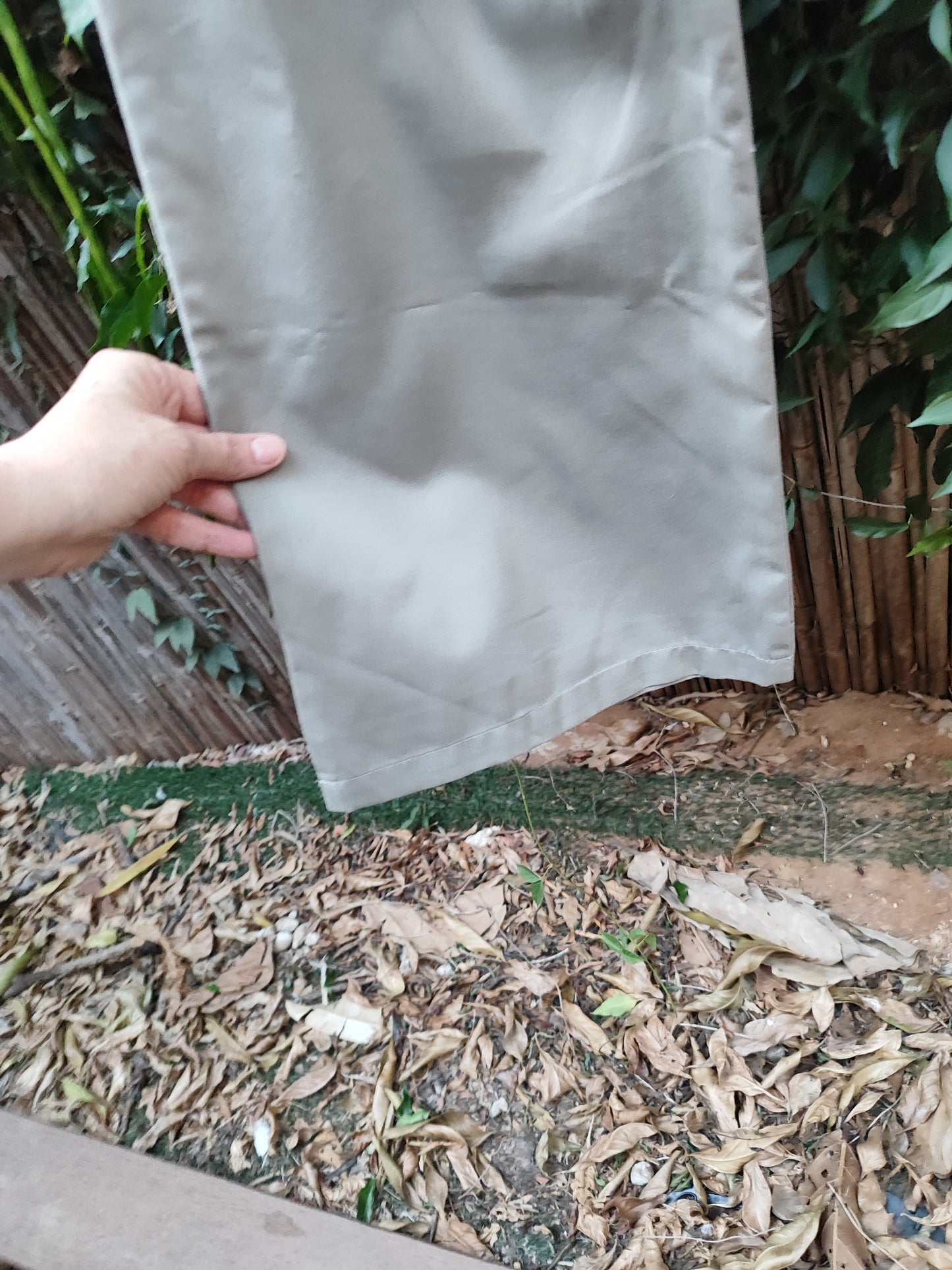מכנסיים חאקי/אפור חתיכיות גזרה רחבה בקרסול