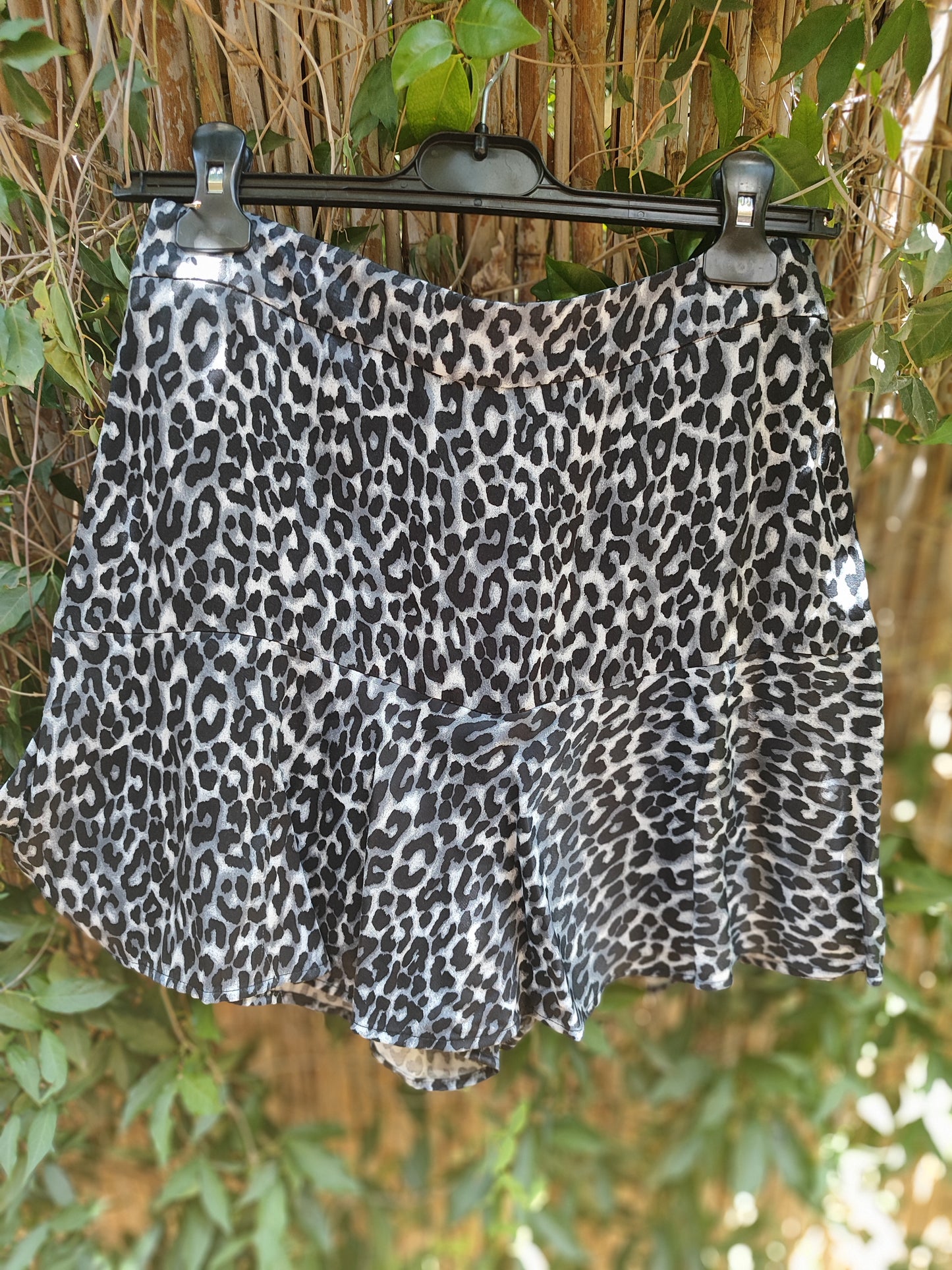 מכנסיים חצאית חברבורות בשחור אפור לבן ZARA
