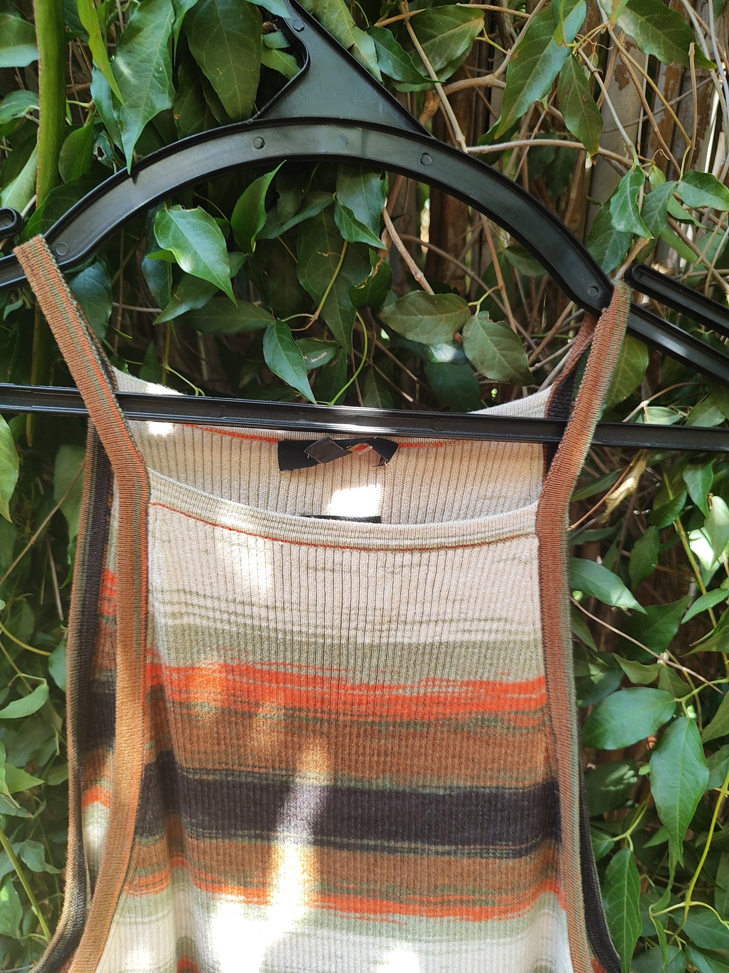 MASSIMO DUTTI. גופיה סריג. פסים בצבעי אדמה. סטרצית