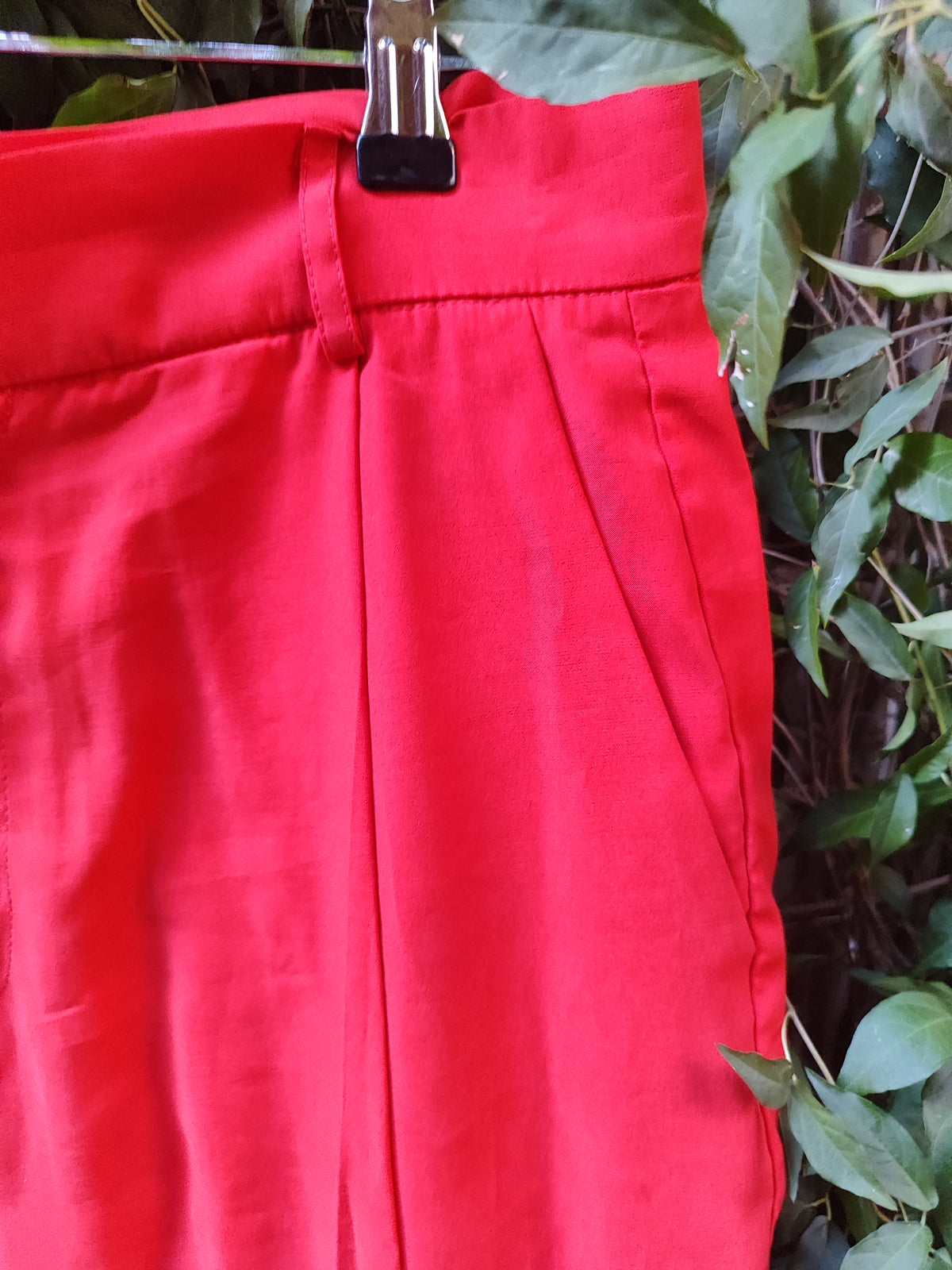 מכנסיים בד רחבים פנסים אדומים ZARA