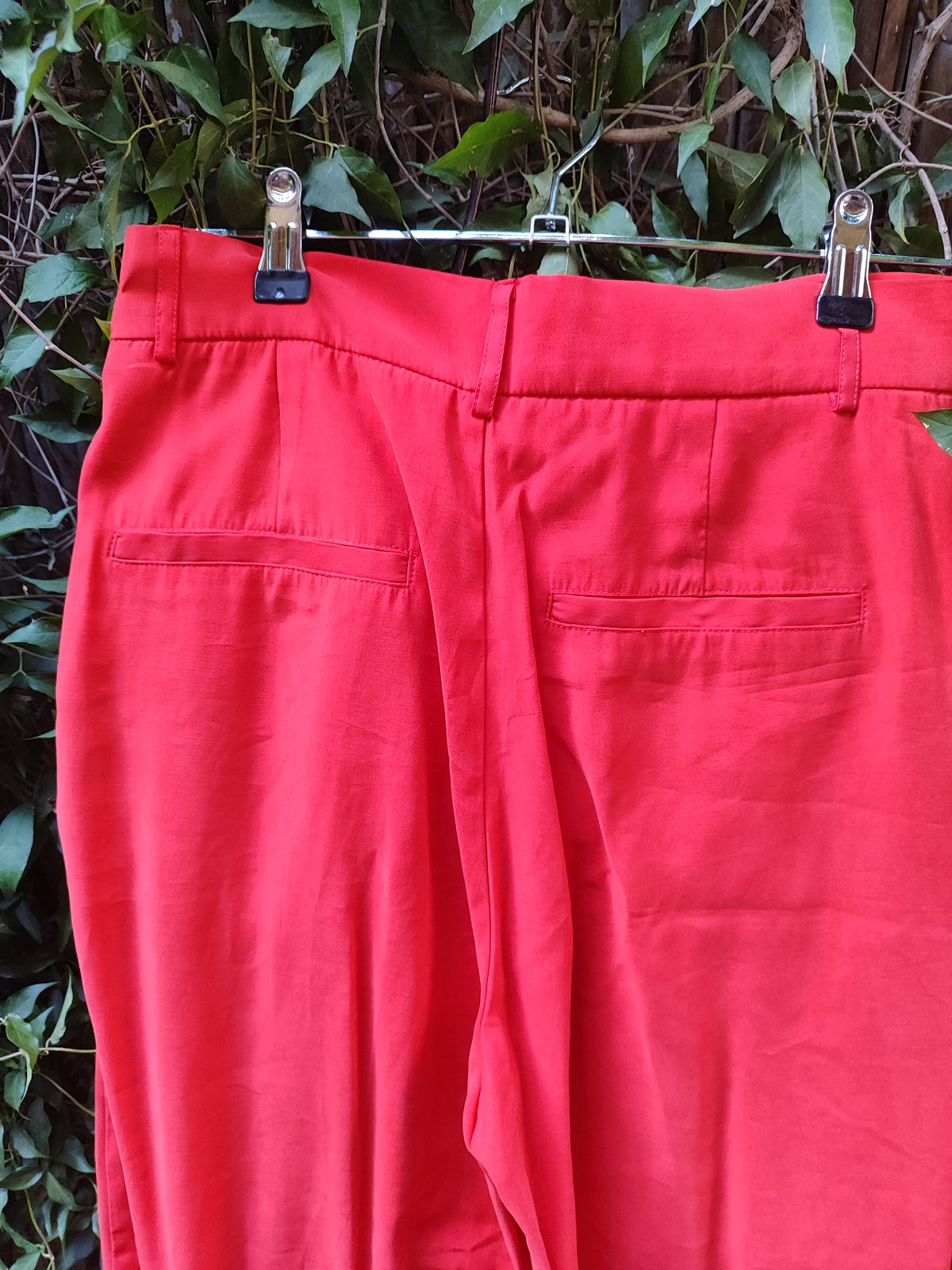 מכנסיים בד רחבים פנסים אדומים ZARA