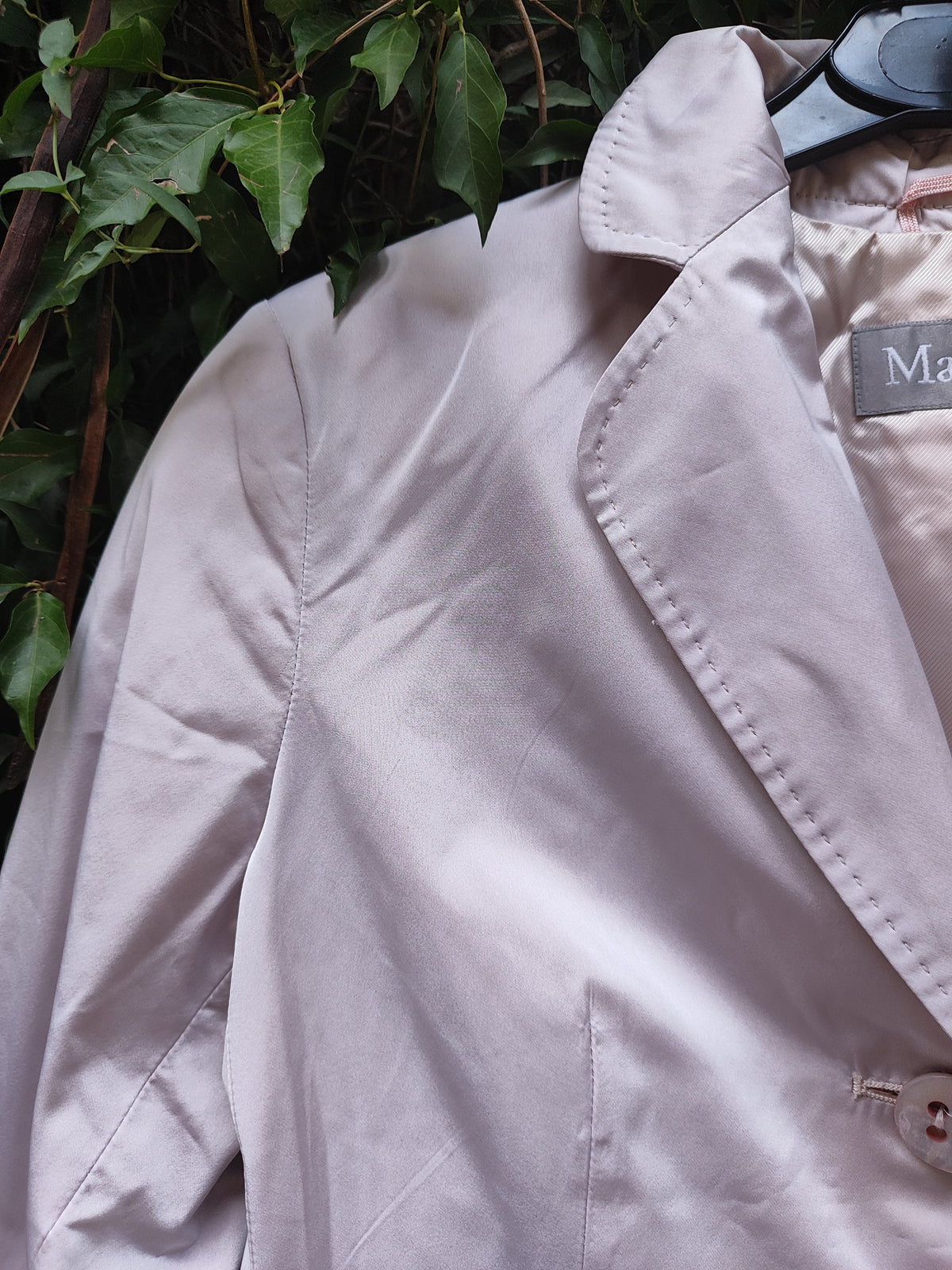MAXMARA. ז'קט של הביוקר קצר קרם וחתיכי