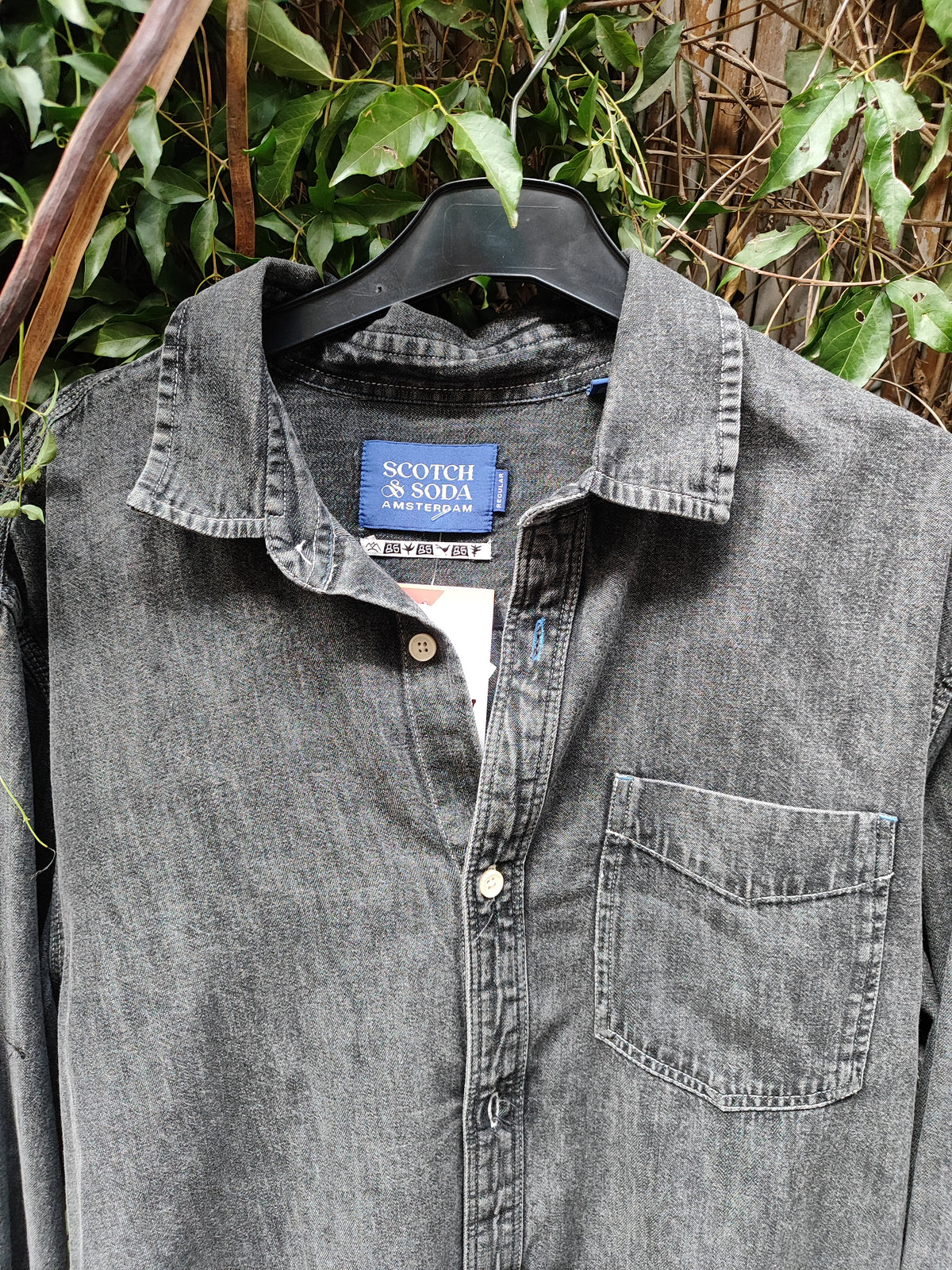 SCOTCH&SODA חולצה בסטייל קז'ואל בשחור מעושן